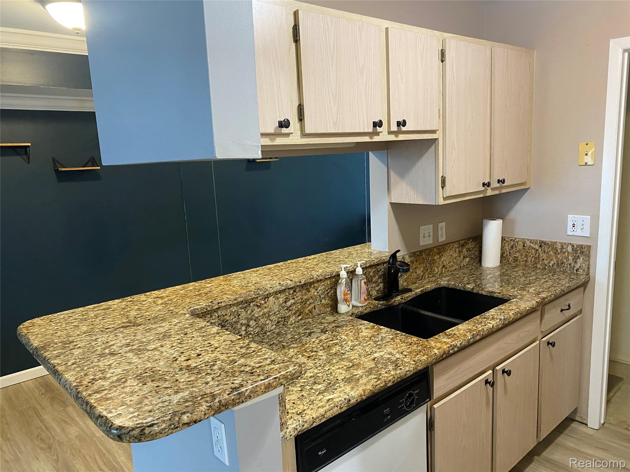 22192 Cape Cod Way