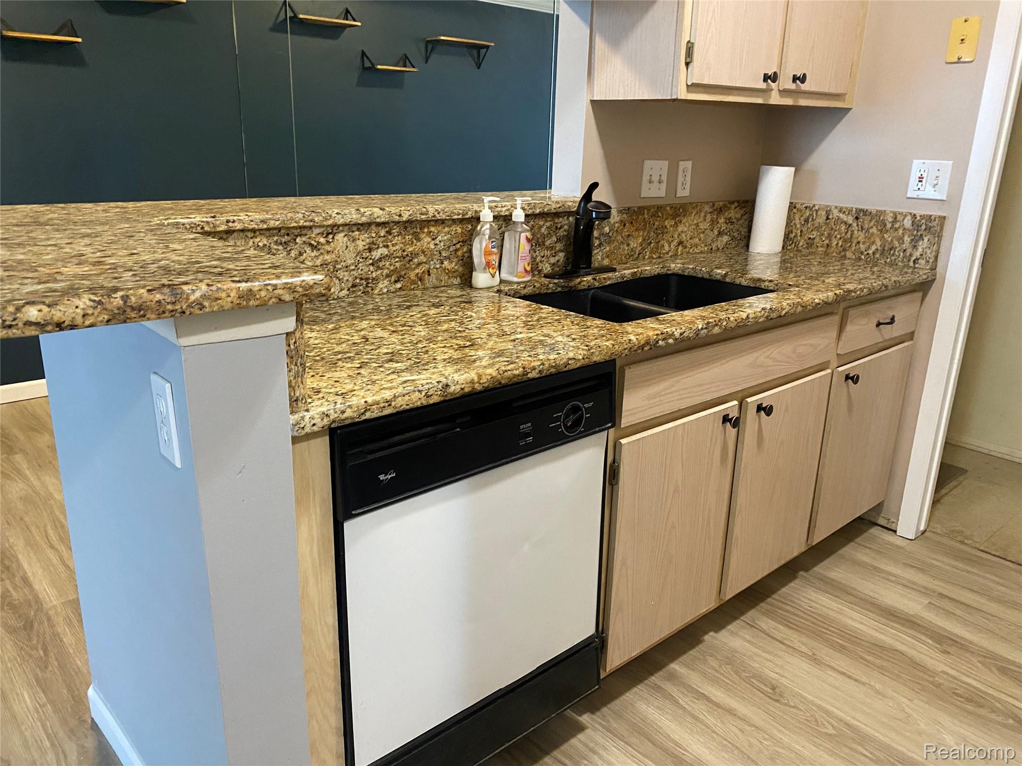 22192 Cape Cod Way