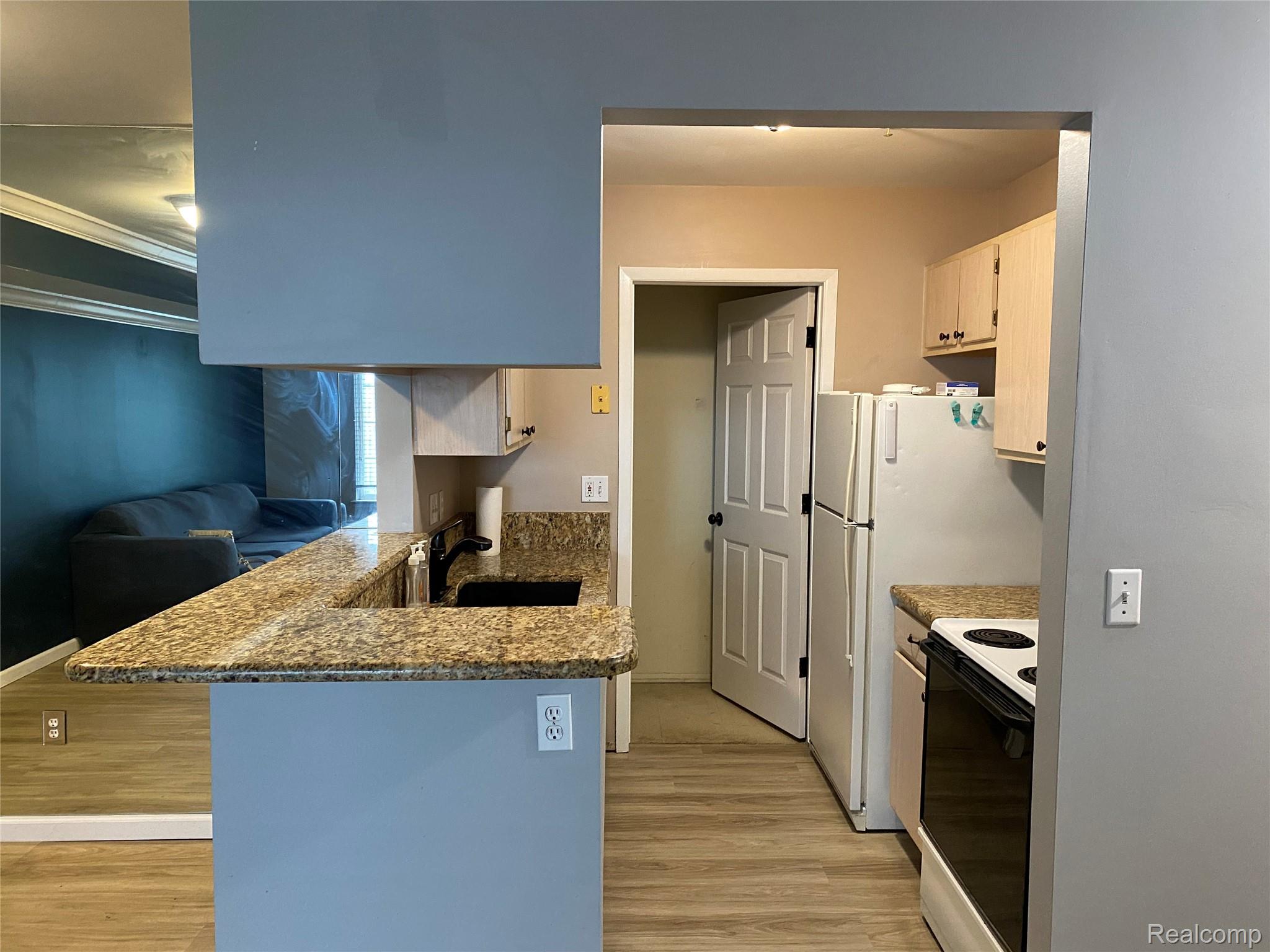 22192 Cape Cod Way