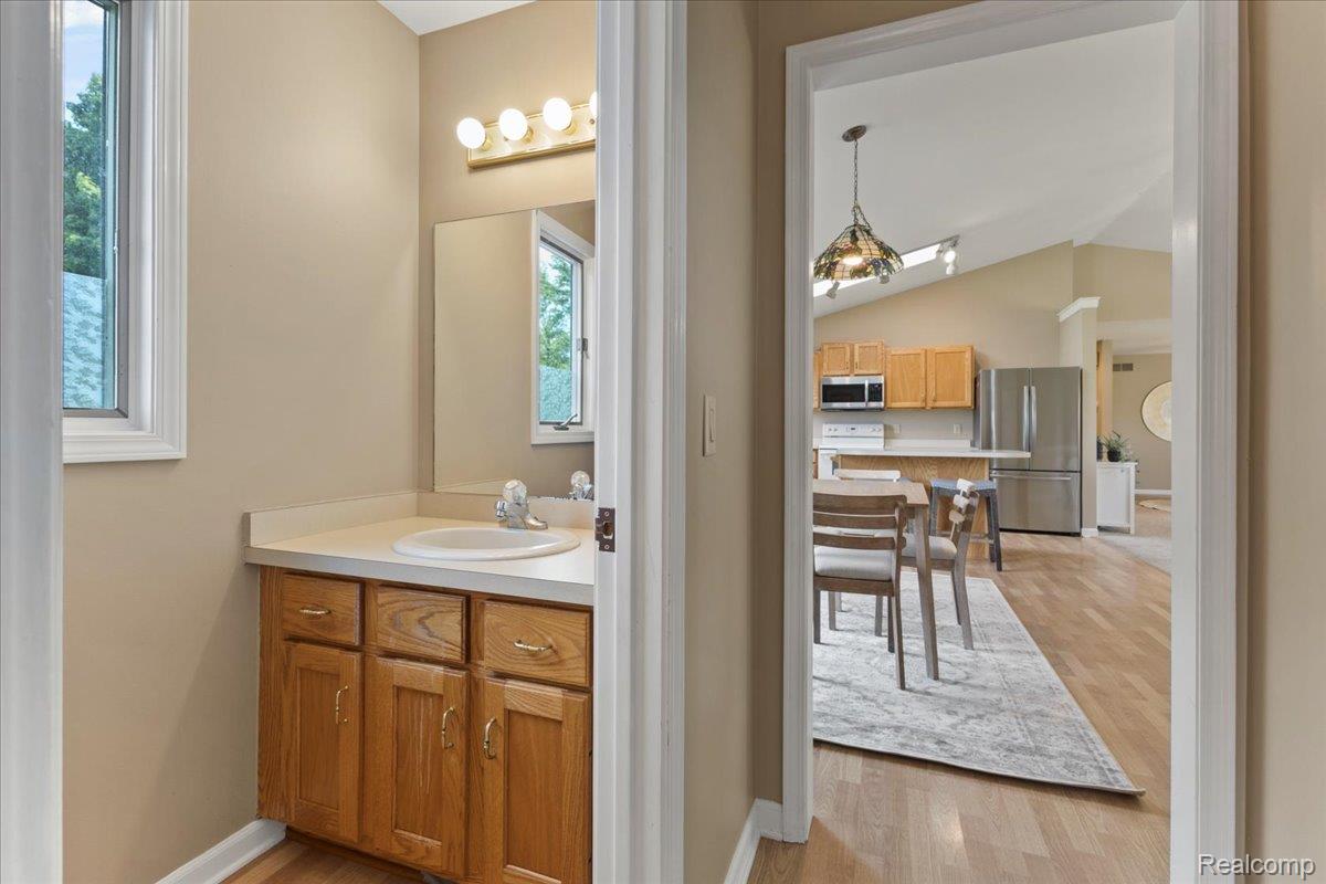 Brandon Charter Township, Michigan 48462, United States, 3 Bedrooms Bedrooms, ,3 BathroomsBathrooms,Residential,Active,160376