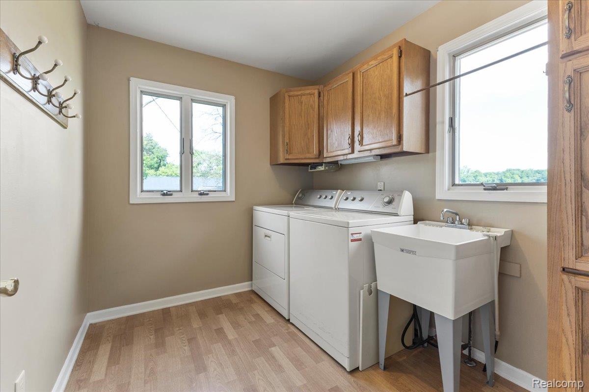 Brandon Charter Township, Michigan 48462, United States, 3 Bedrooms Bedrooms, ,3 BathroomsBathrooms,Residential,Active,160376