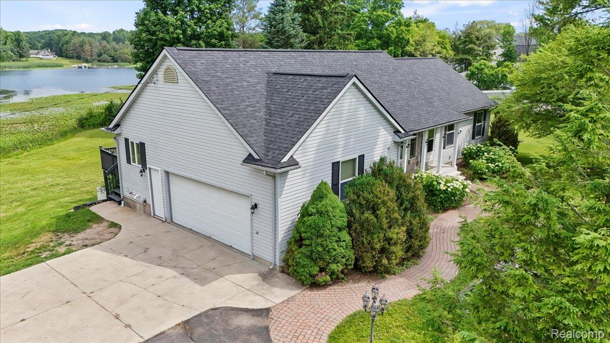 145 E Huff Lake Court