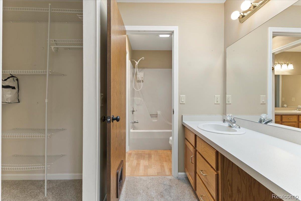 Brandon Charter Township, Michigan 48462, United States, 3 Bedrooms Bedrooms, ,3 BathroomsBathrooms,Residential,Active,160376