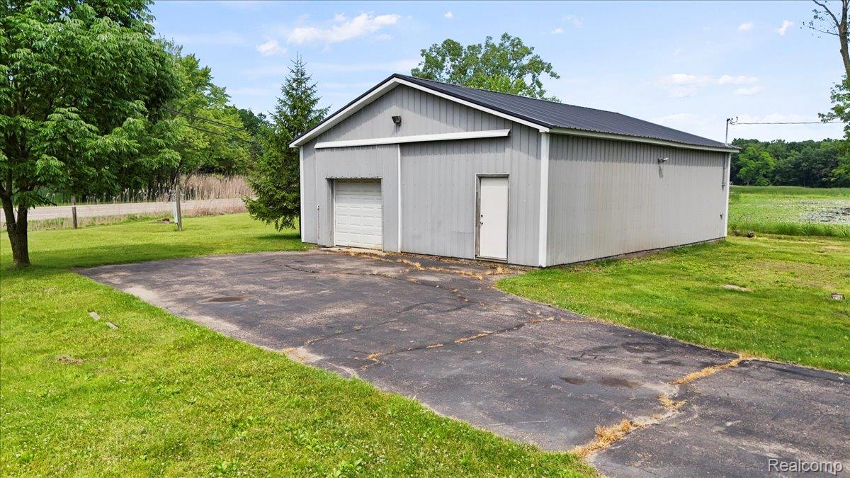 Brandon Charter Township, Michigan 48462, United States, 3 Bedrooms Bedrooms, ,3 BathroomsBathrooms,Residential,Active,160376