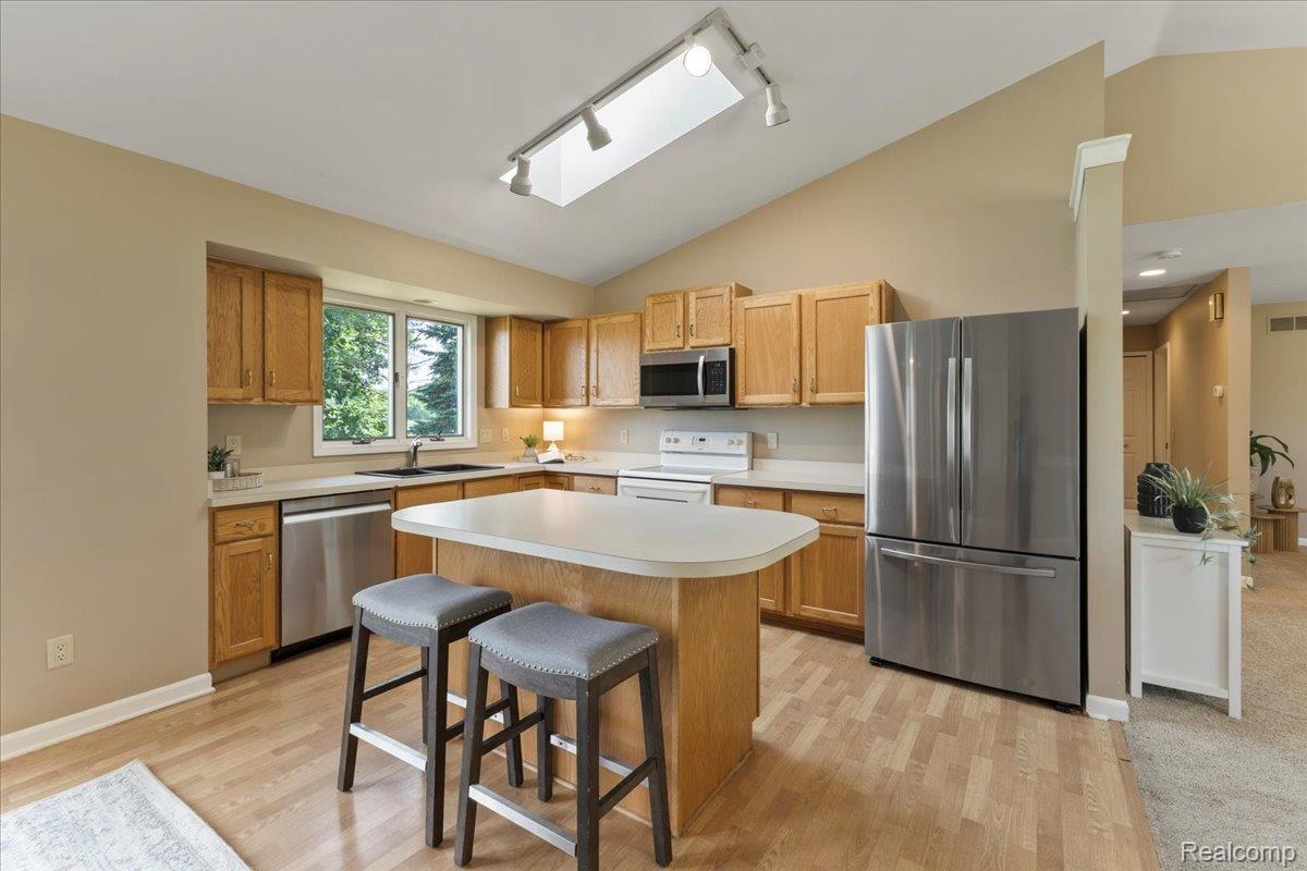 Brandon Charter Township, Michigan 48462, United States, 3 Bedrooms Bedrooms, ,3 BathroomsBathrooms,Residential,Active,160376