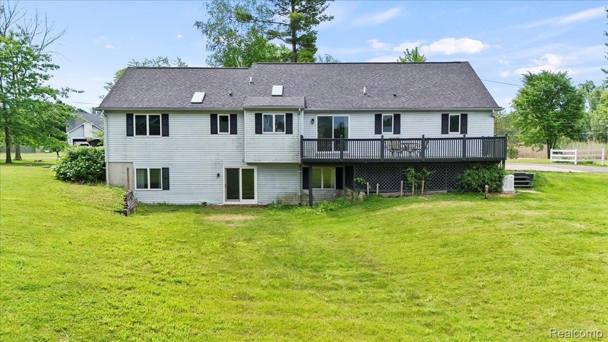 Brandon Charter Township, Michigan 48462, United States, 3 Bedrooms Bedrooms, ,3 BathroomsBathrooms,Residential,Active,160376