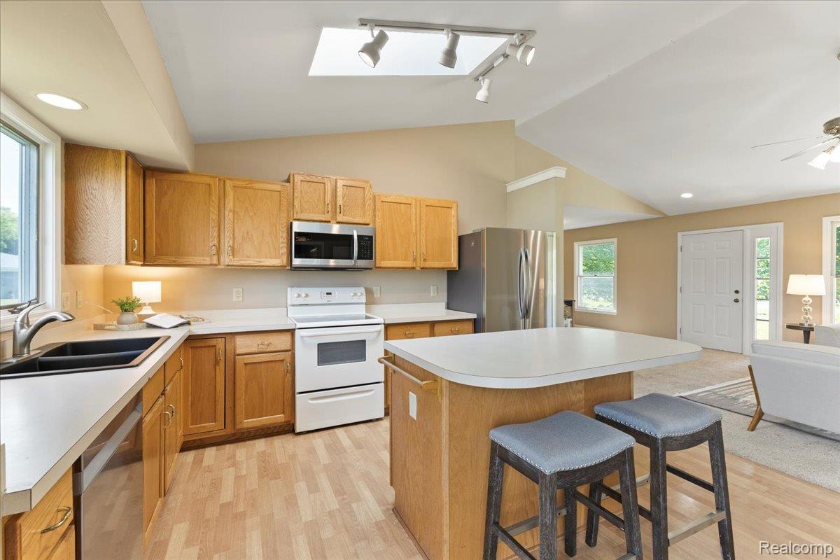 Brandon Charter Township, Michigan 48462, United States, 3 Bedrooms Bedrooms, ,3 BathroomsBathrooms,Residential,Active,160376