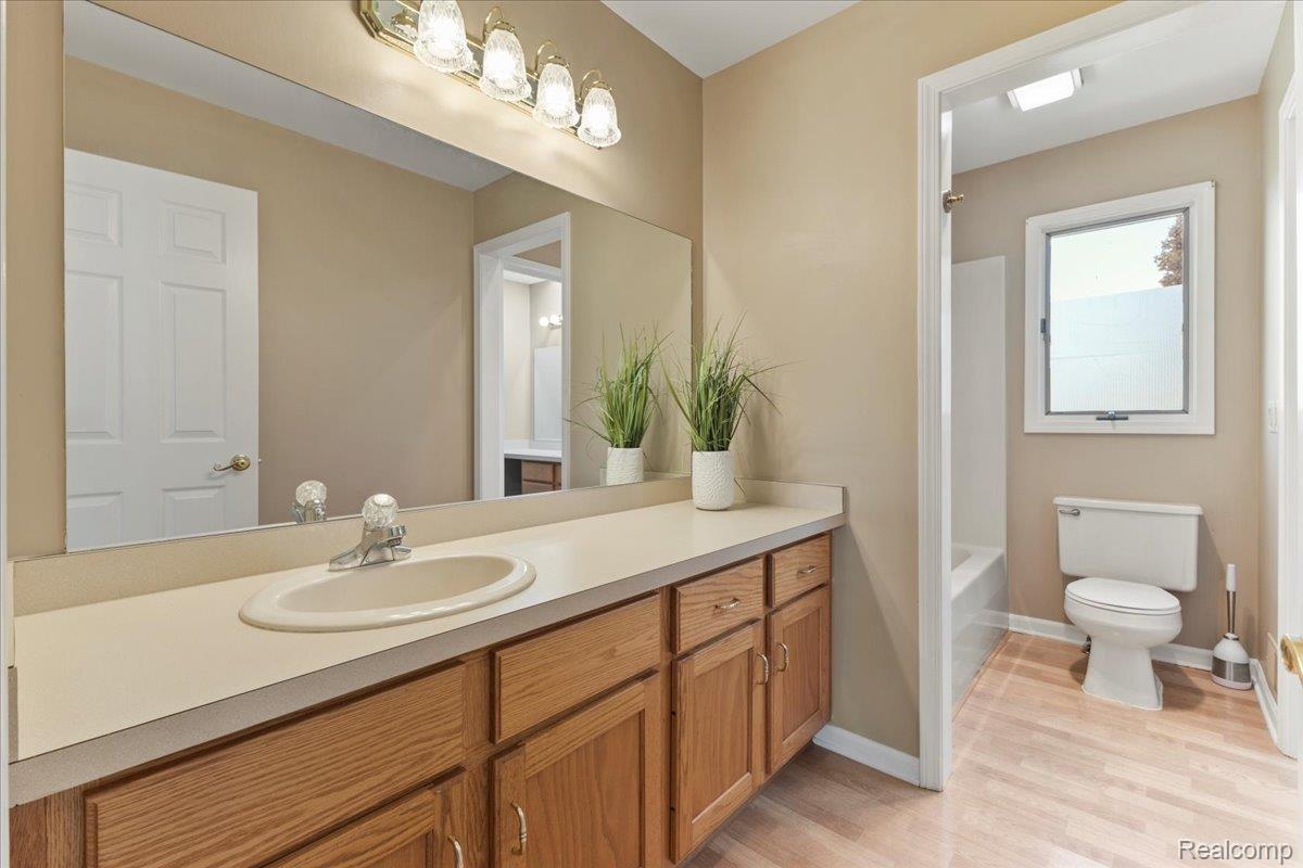 Brandon Charter Township, Michigan 48462, United States, 3 Bedrooms Bedrooms, ,3 BathroomsBathrooms,Residential,Active,160376