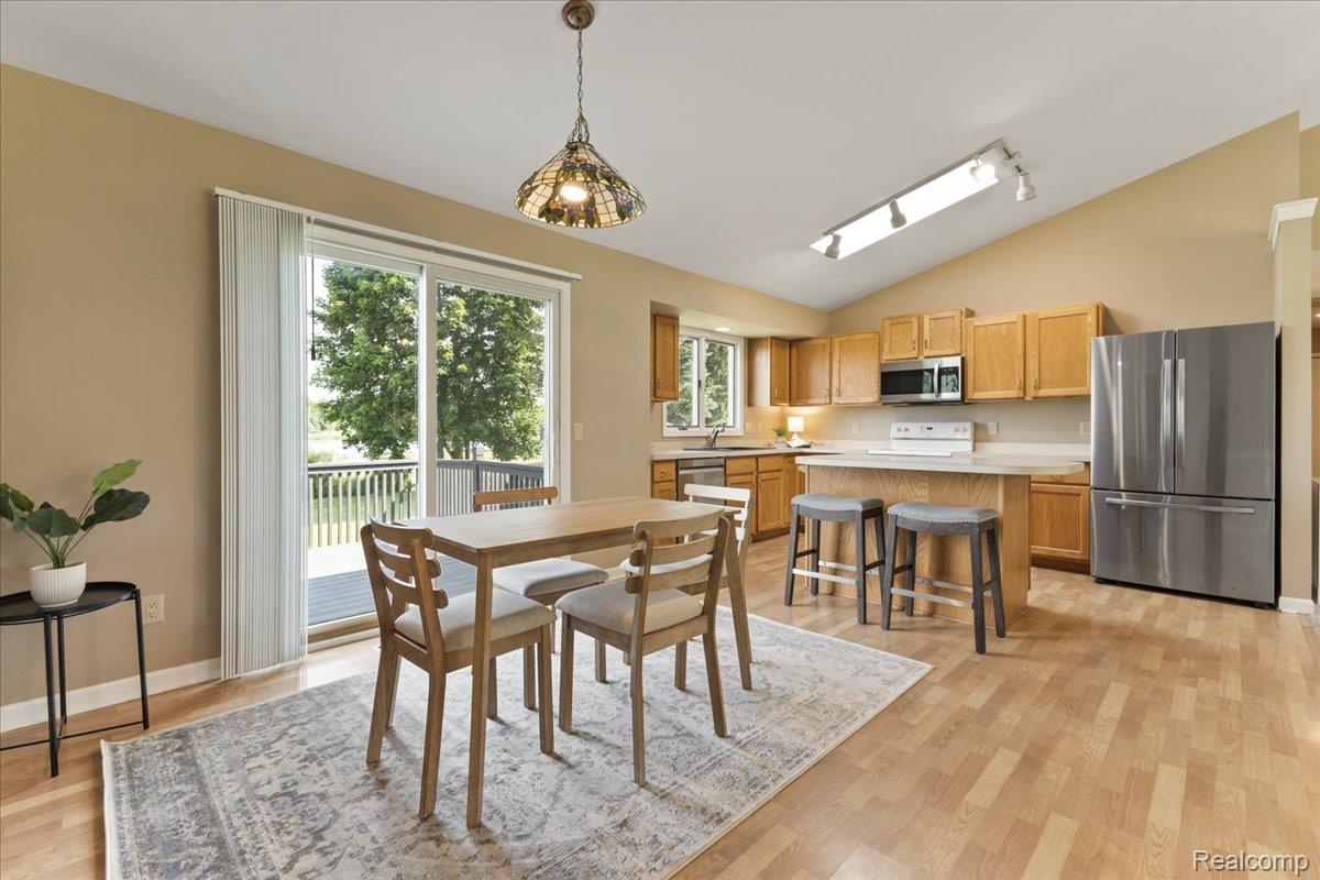 Brandon Charter Township, Michigan 48462, United States, 3 Bedrooms Bedrooms, ,3 BathroomsBathrooms,Residential,Active,160376