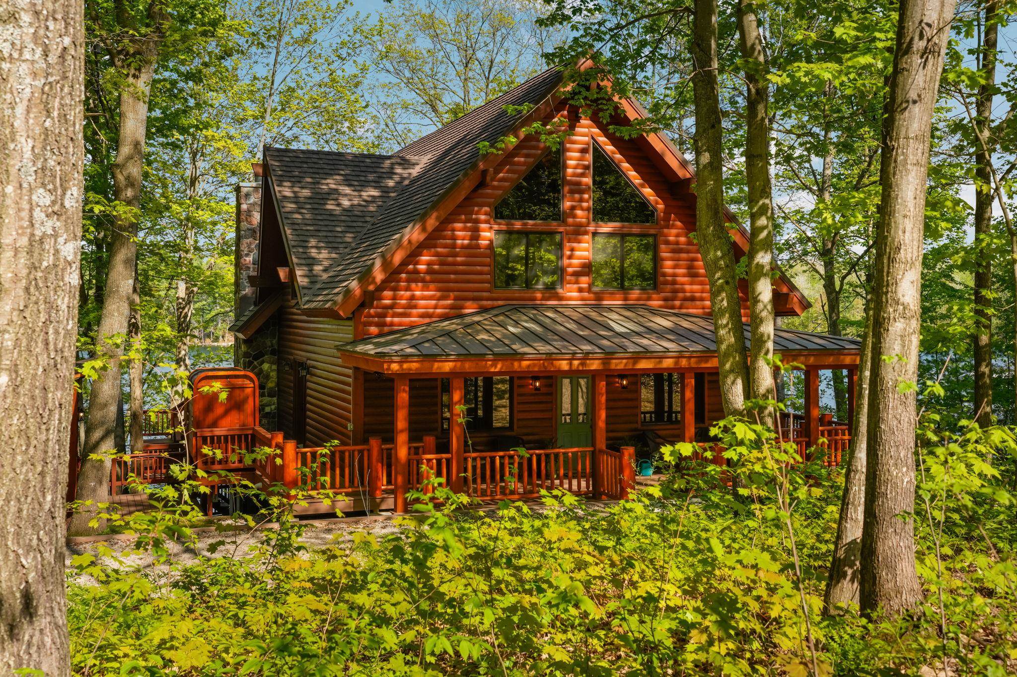 8768 Sunset Trail, NE
