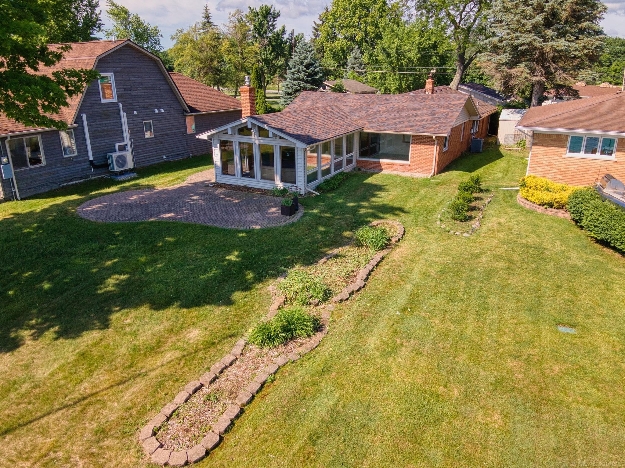 3549 River Road Road