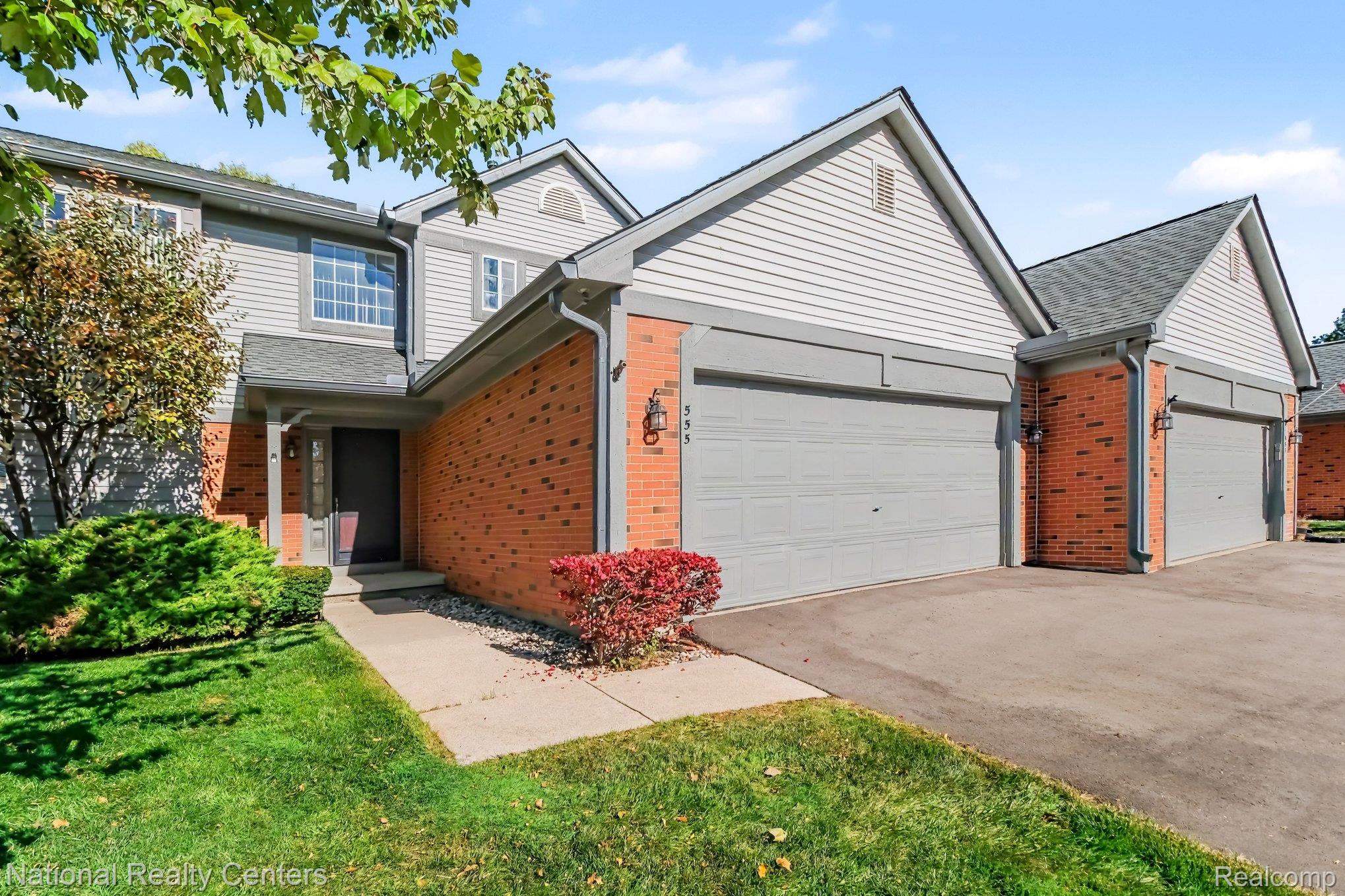 555 Winwood Court