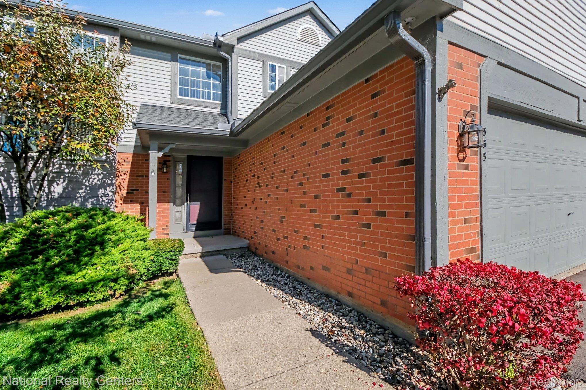 555 Winwood Court