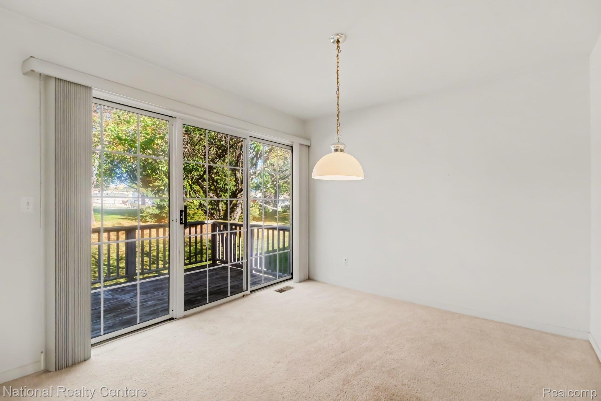 555 Winwood Court