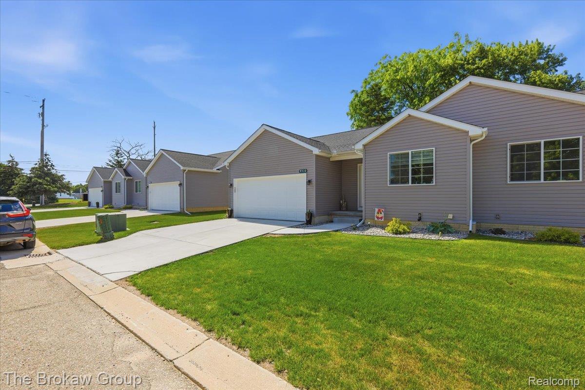 9510 Orchard Lake Drive