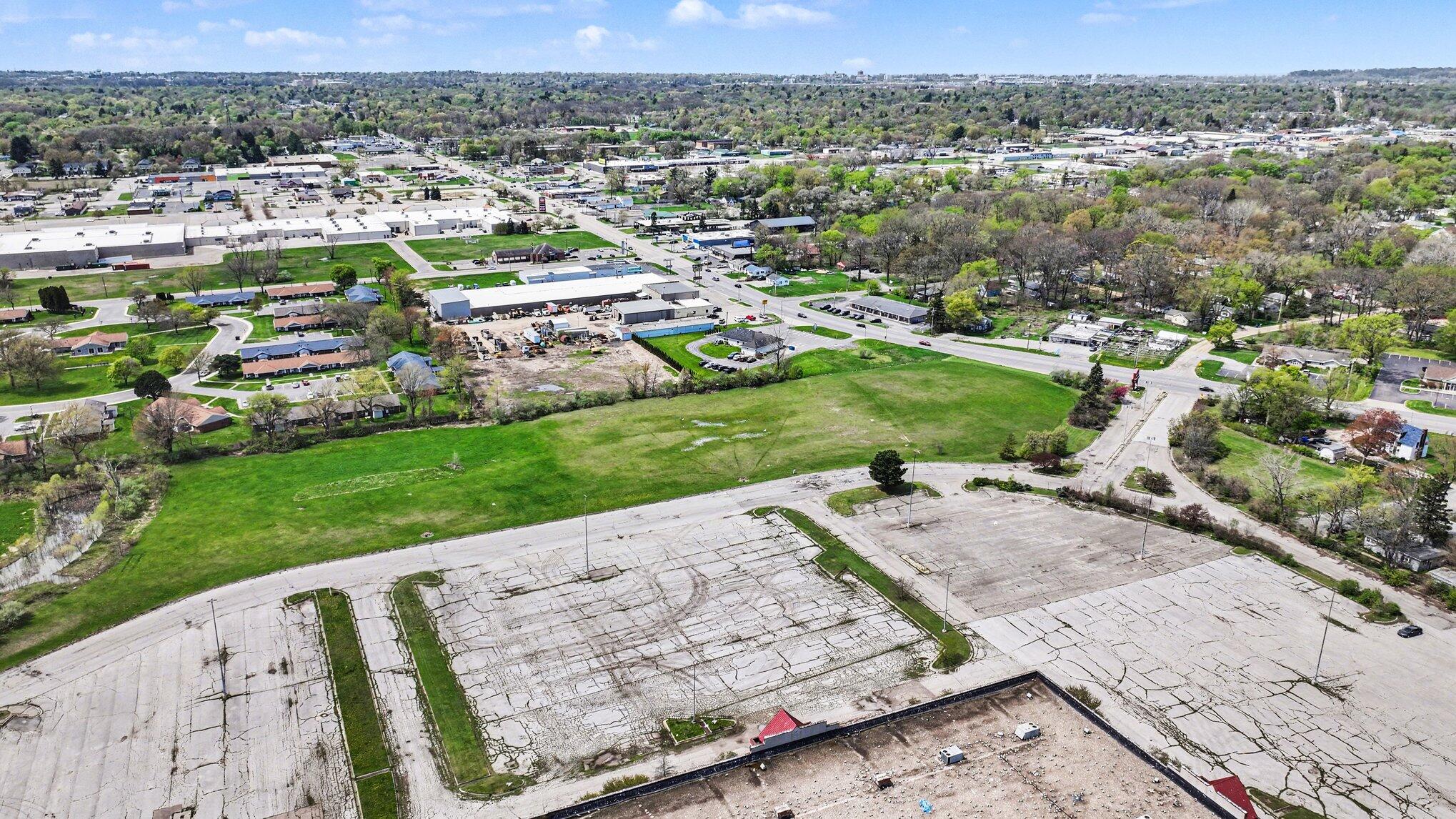 1800 Pipestone Road