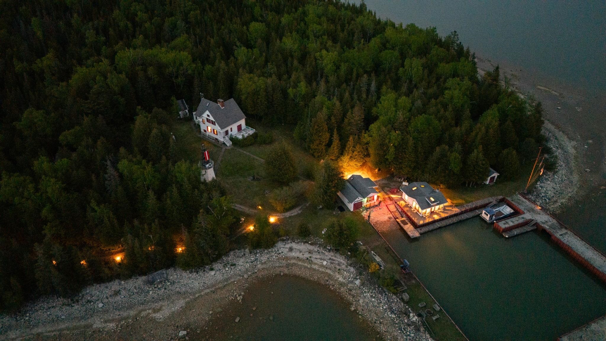 21500 S Pipe Island