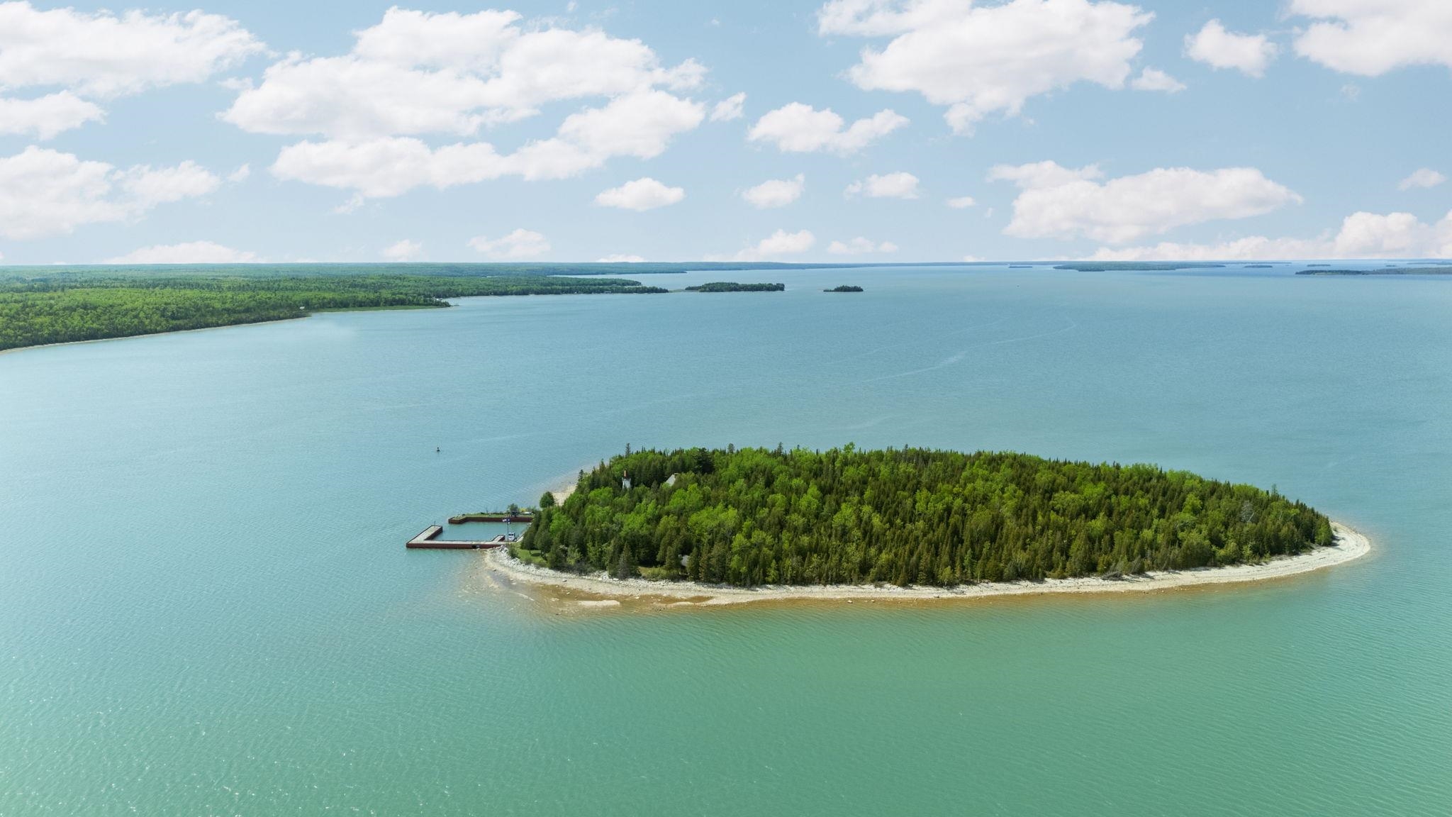 21500 S Pipe Island