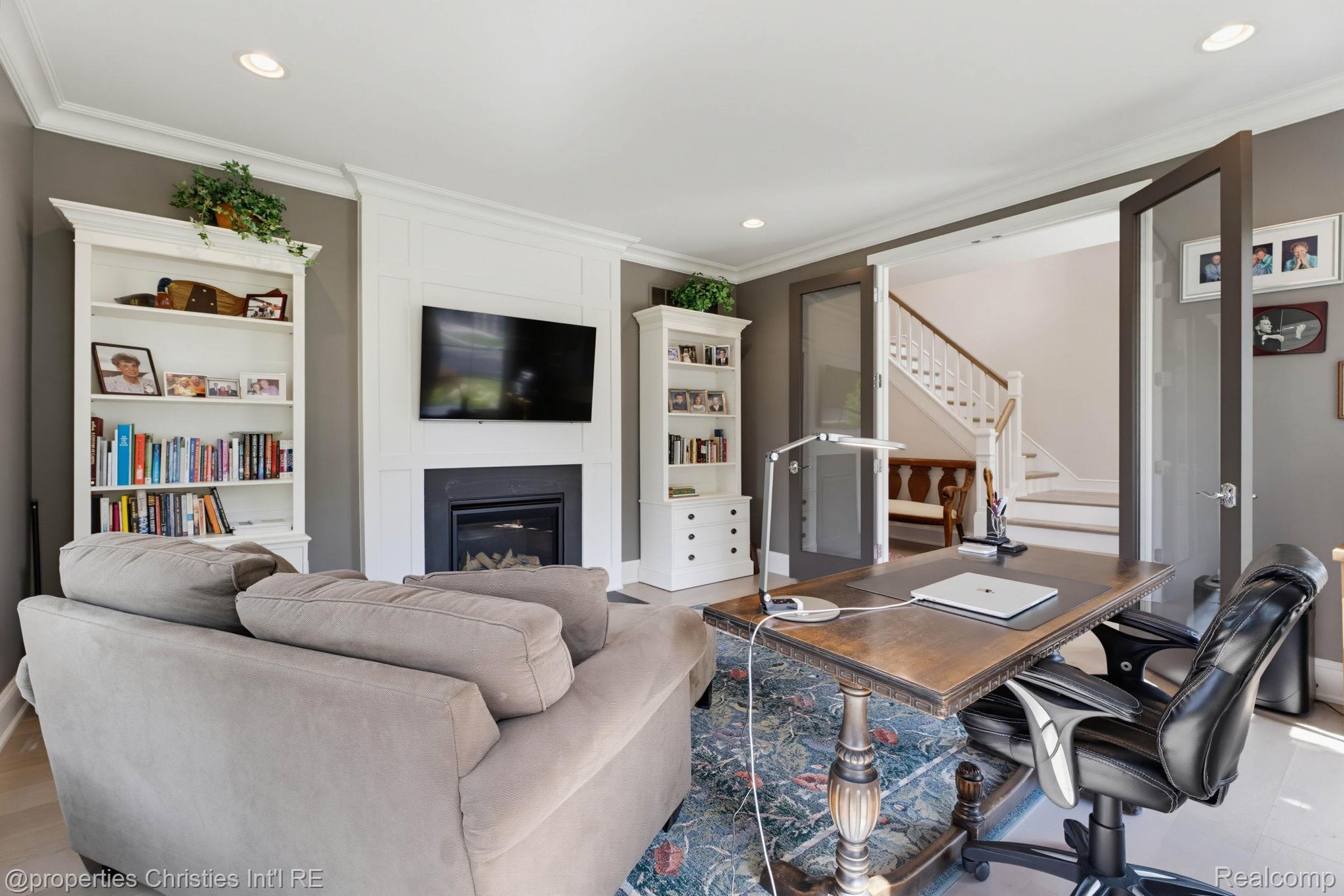 1160 Hillside Drive