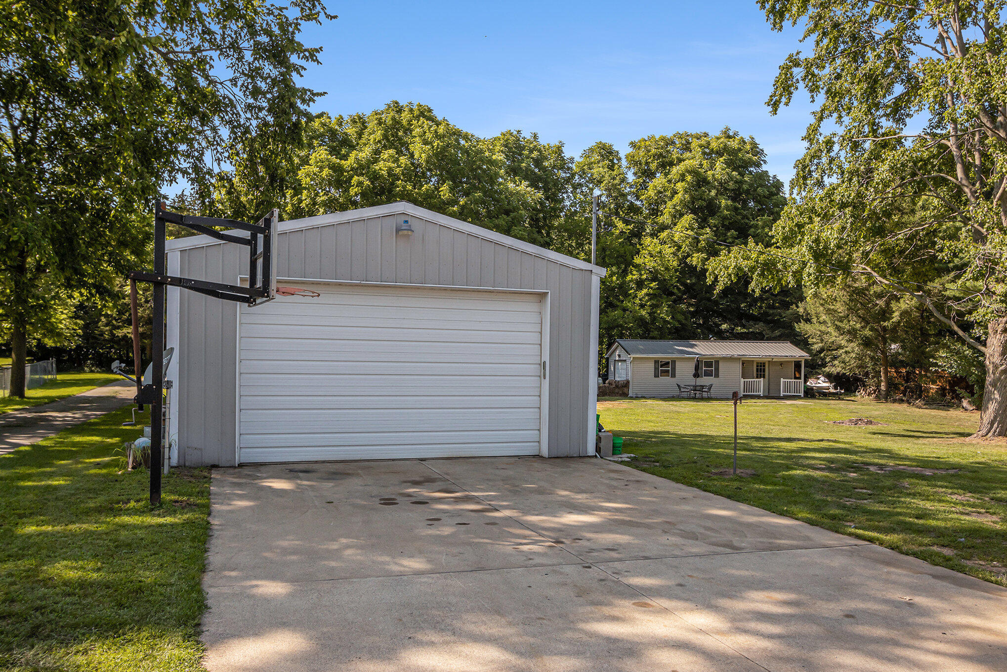 3351 W Shore Drive