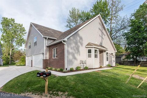 527 INDIAN OAKS Drive Howell City MI 48843
