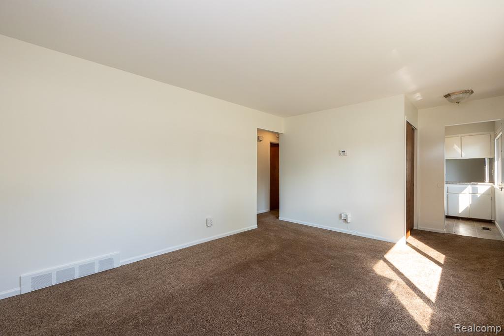 35008 Richard Street