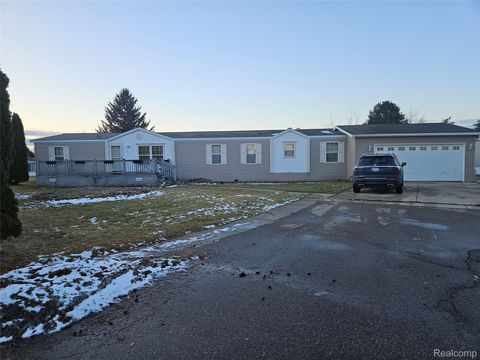 312 Black Oak Flint City MI 48506