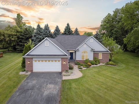4248 W Four Lakes Drive Fenton Charter Township MI 48451