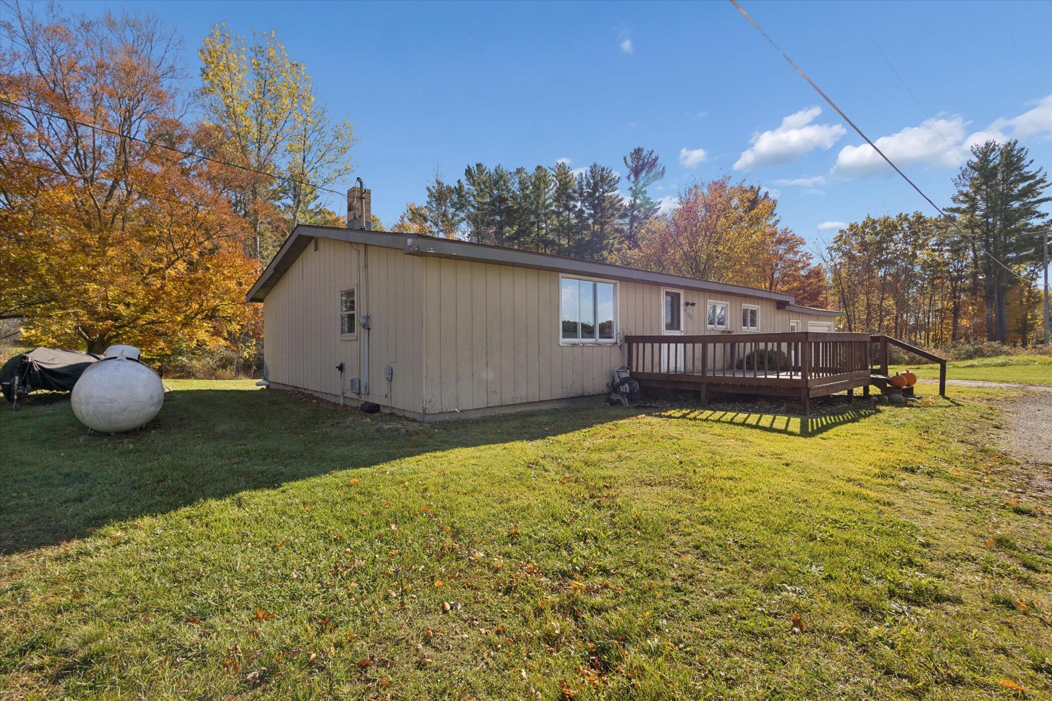 15176 Algoma Avenue NE