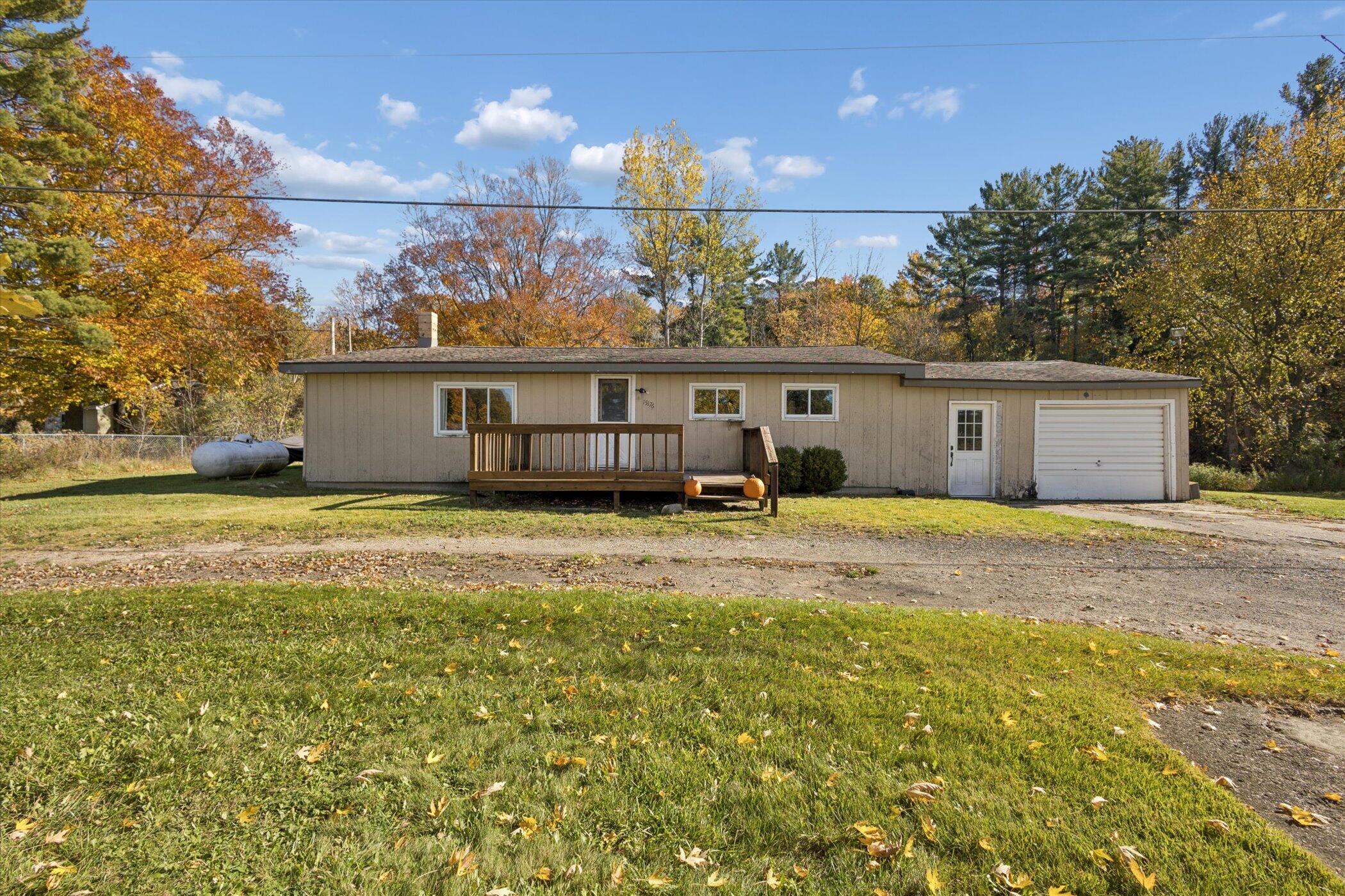 15176 Algoma Avenue NE