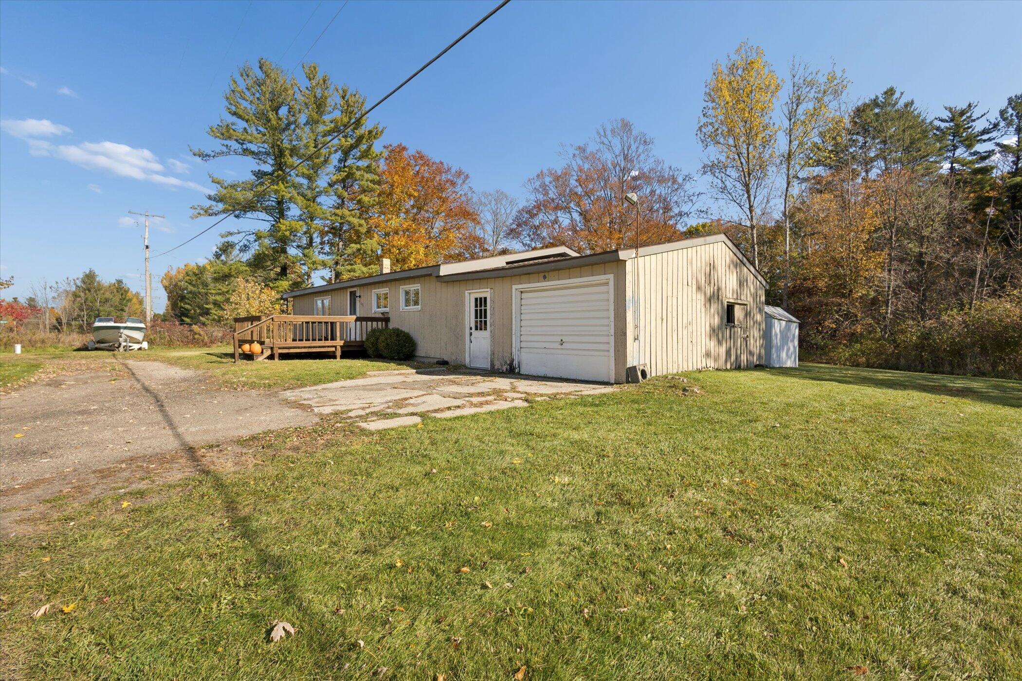 15176 Algoma Avenue NE