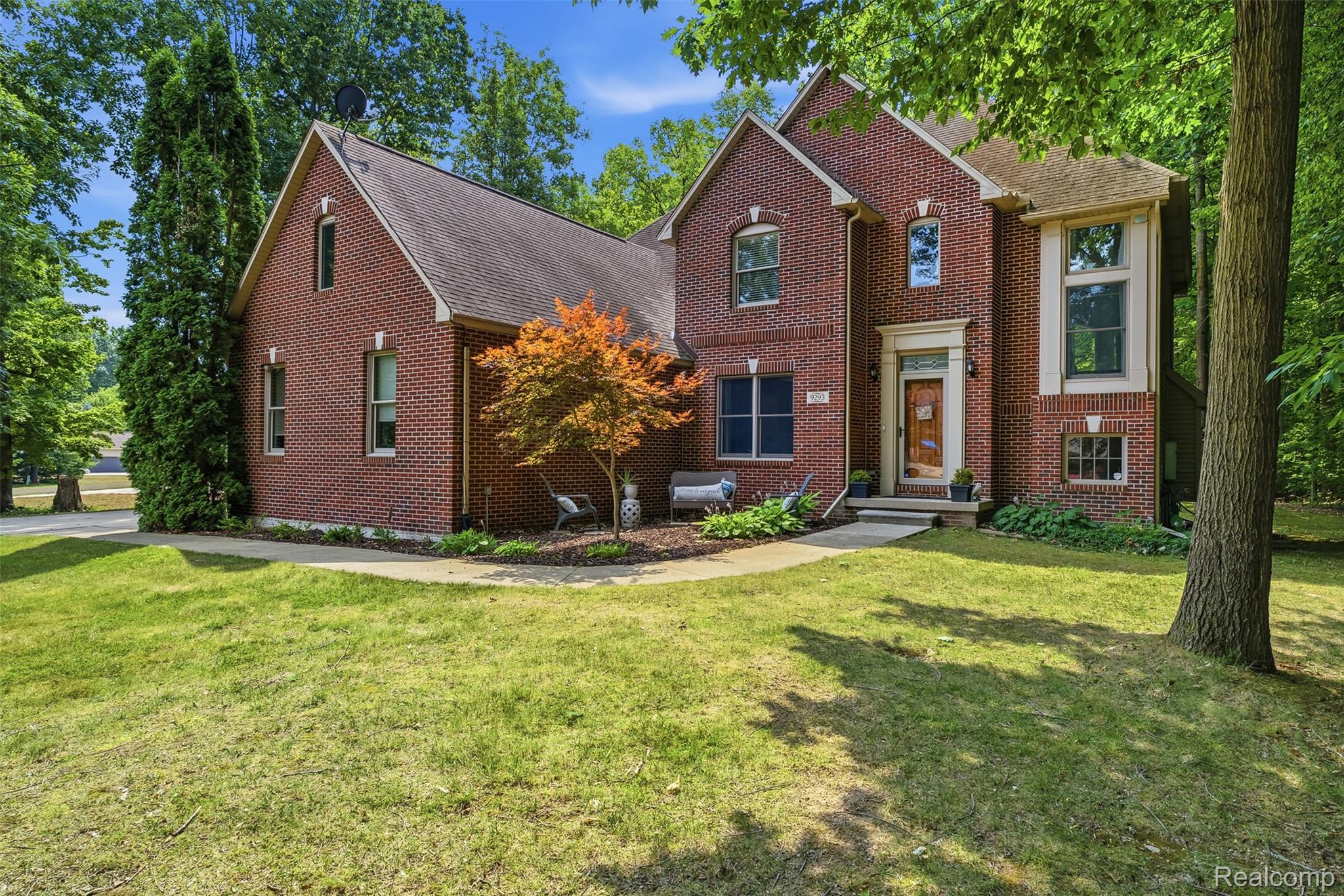 9293 Oakview Drive