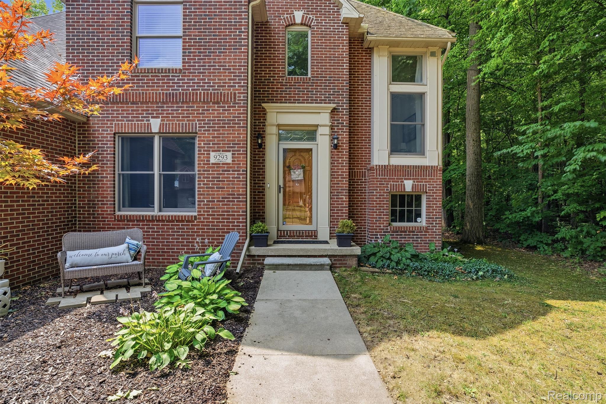9293 Oakview Drive