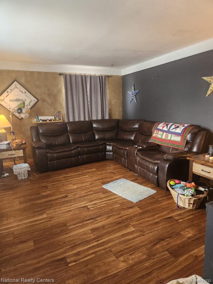 8204 Flamingo Street