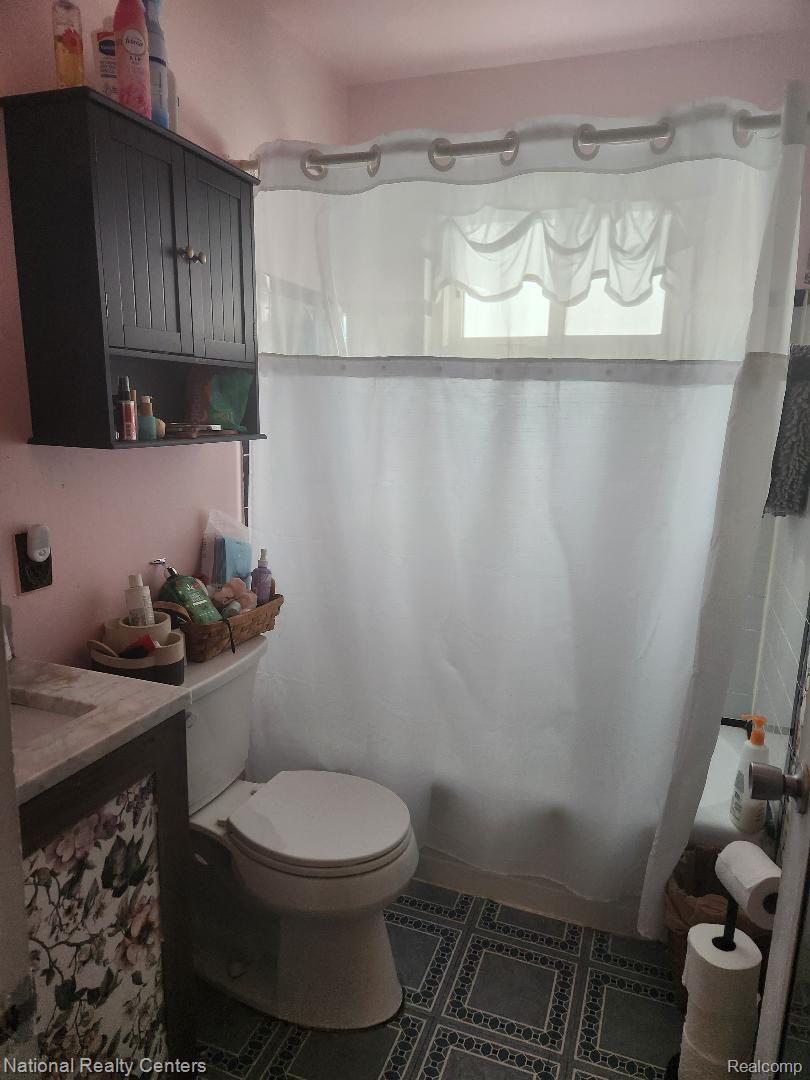 8204 Flamingo Street