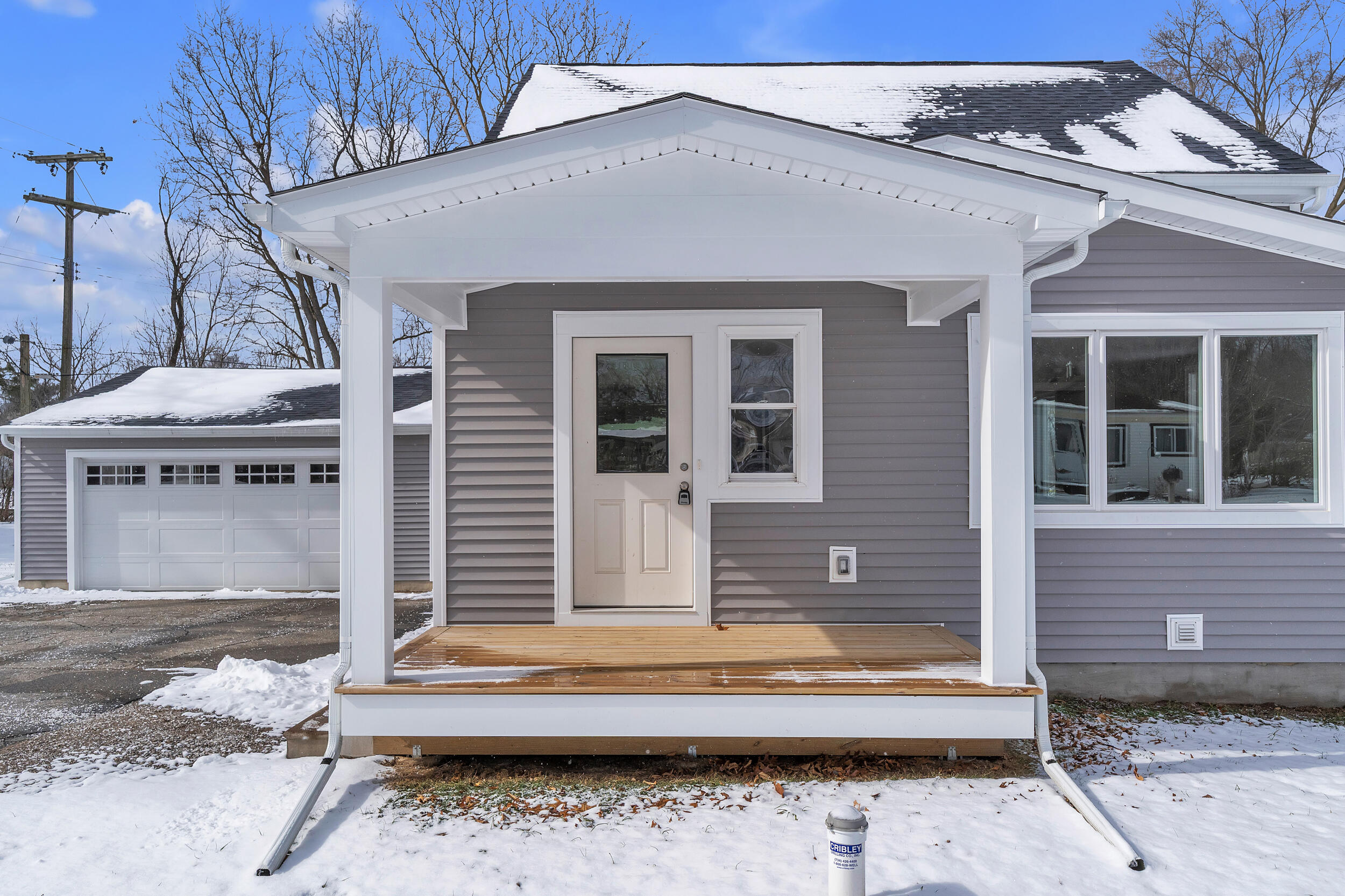 9045 Hillcrest Drive