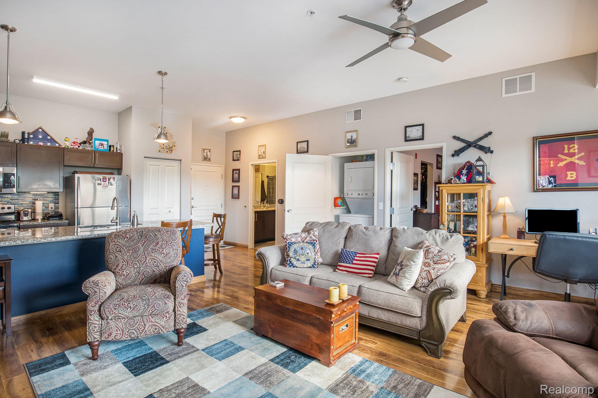 134 N LEROY ST UNIT 302