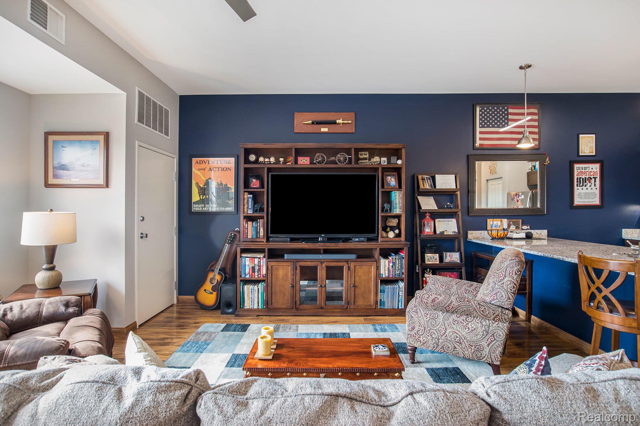 134 N LEROY ST UNIT 302