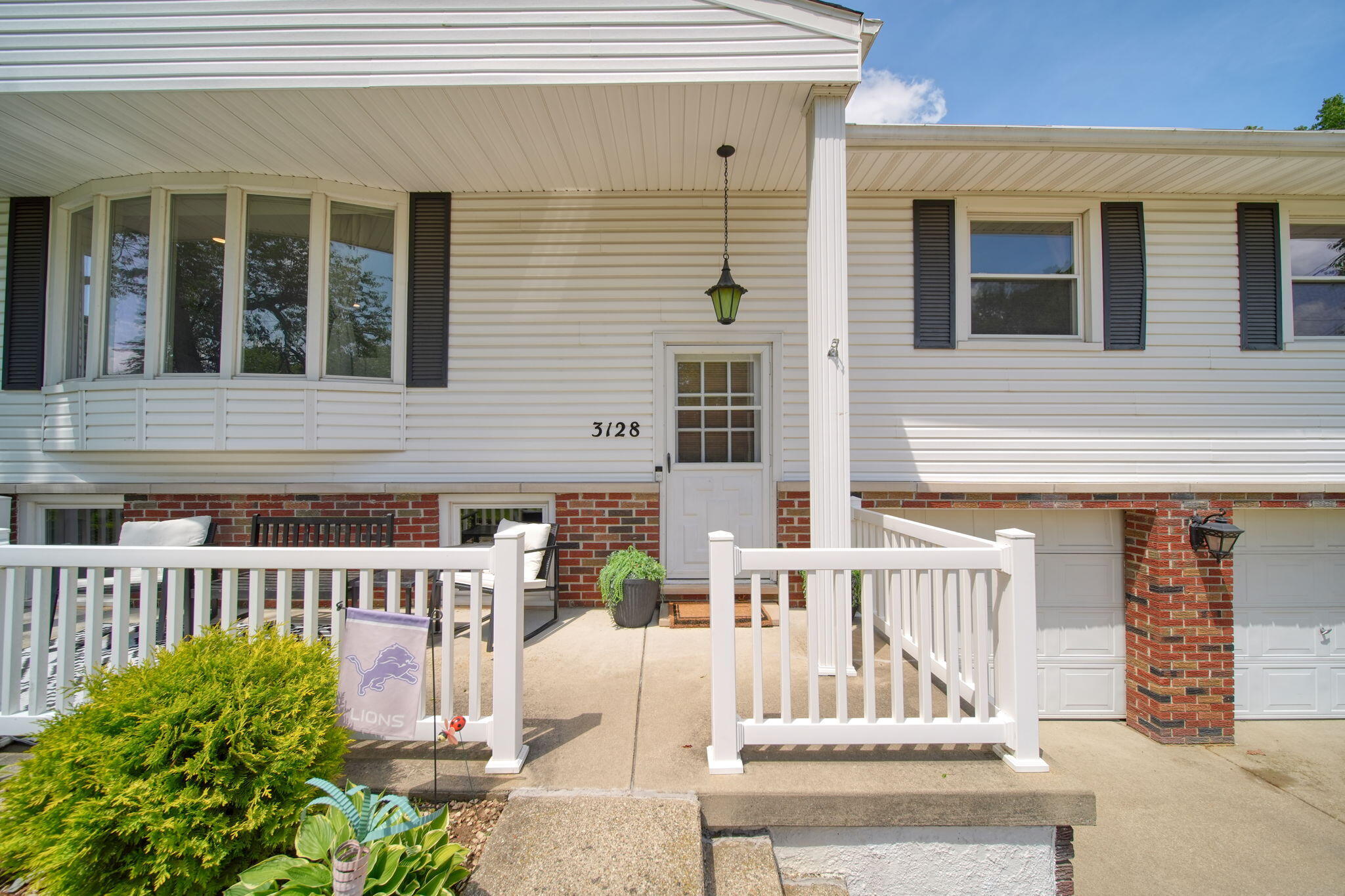 3128 Fawn Lane