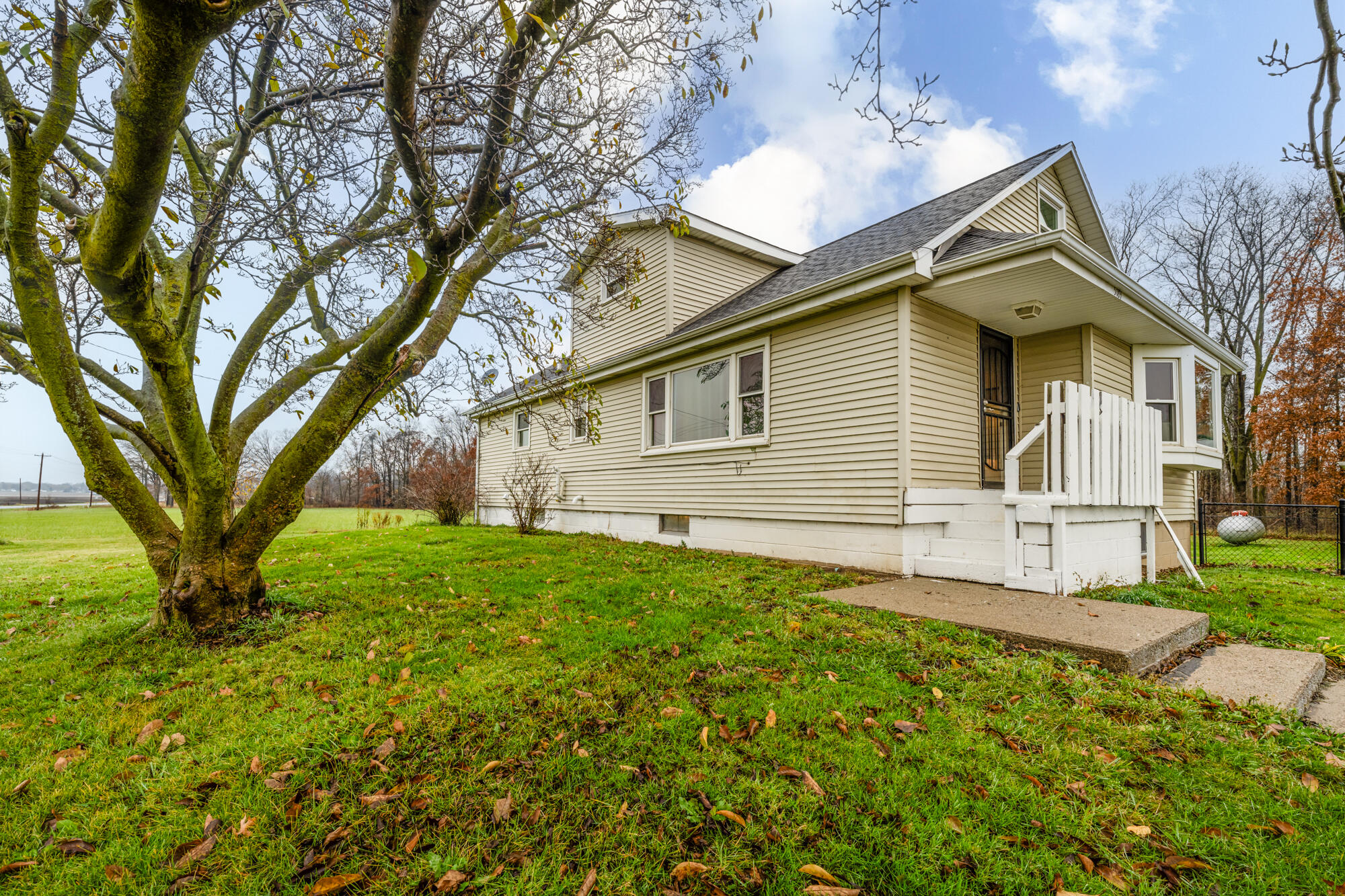 5189 W US Highway 12