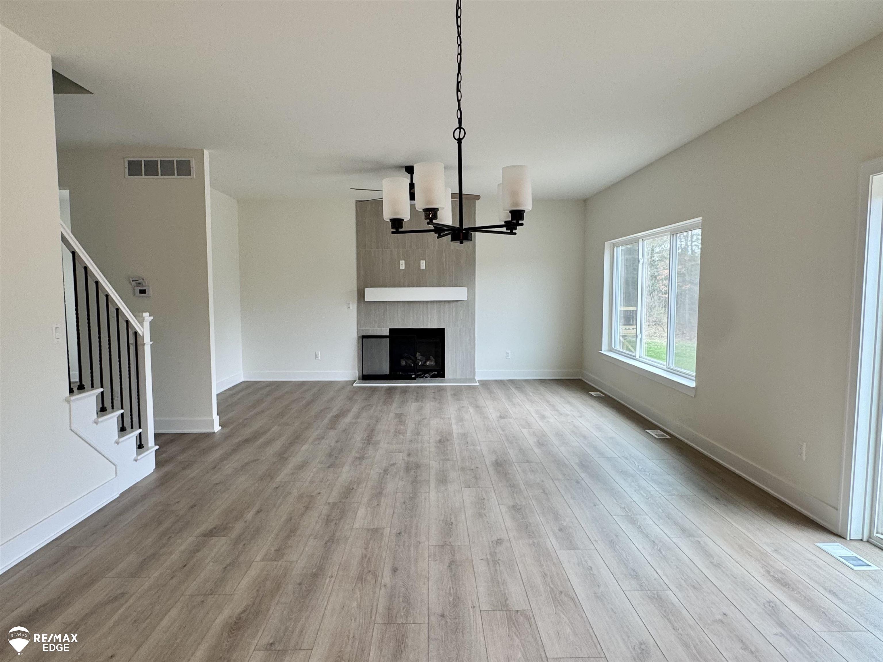 8092 Peninsula Circle