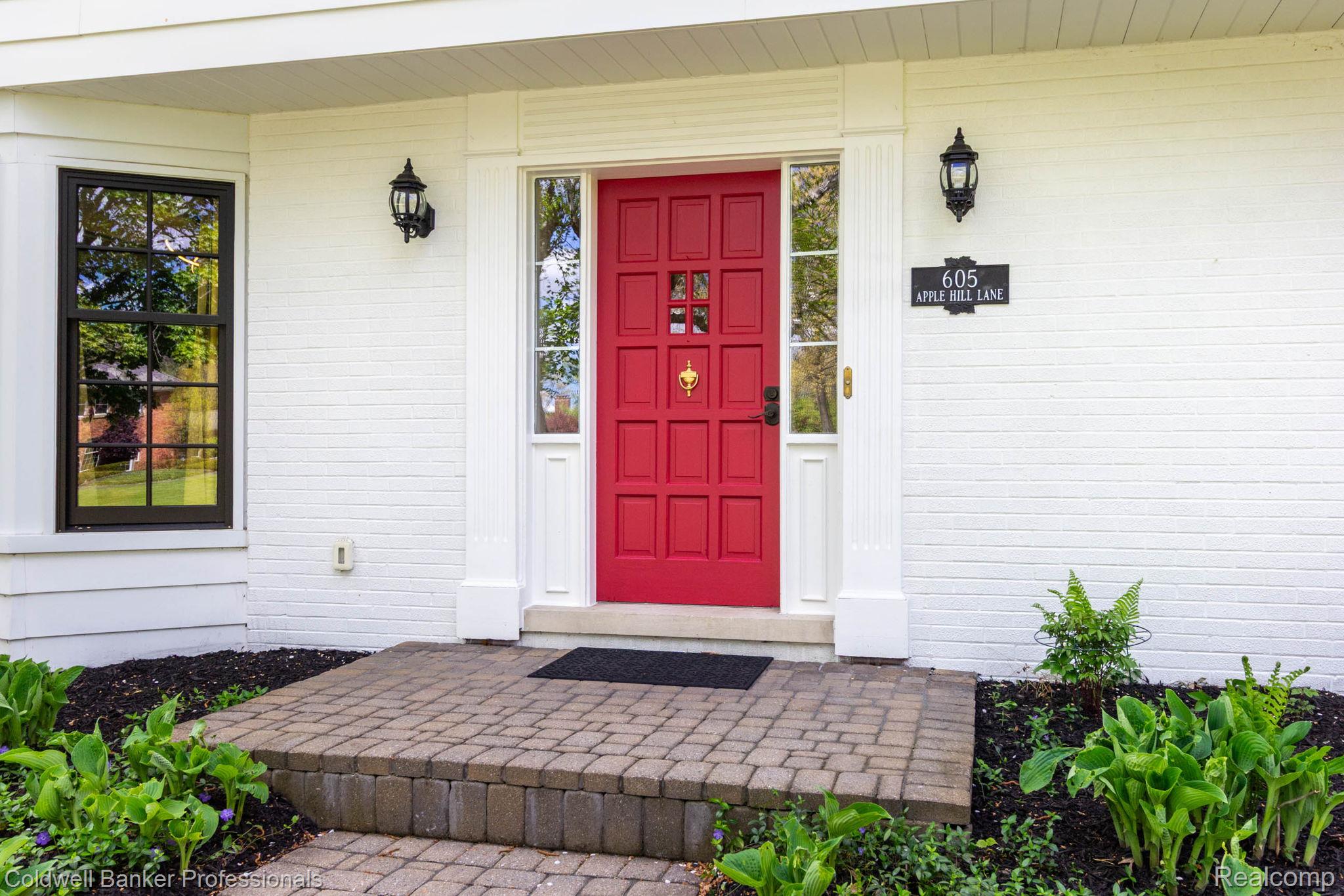 605 Apple Hill Lane