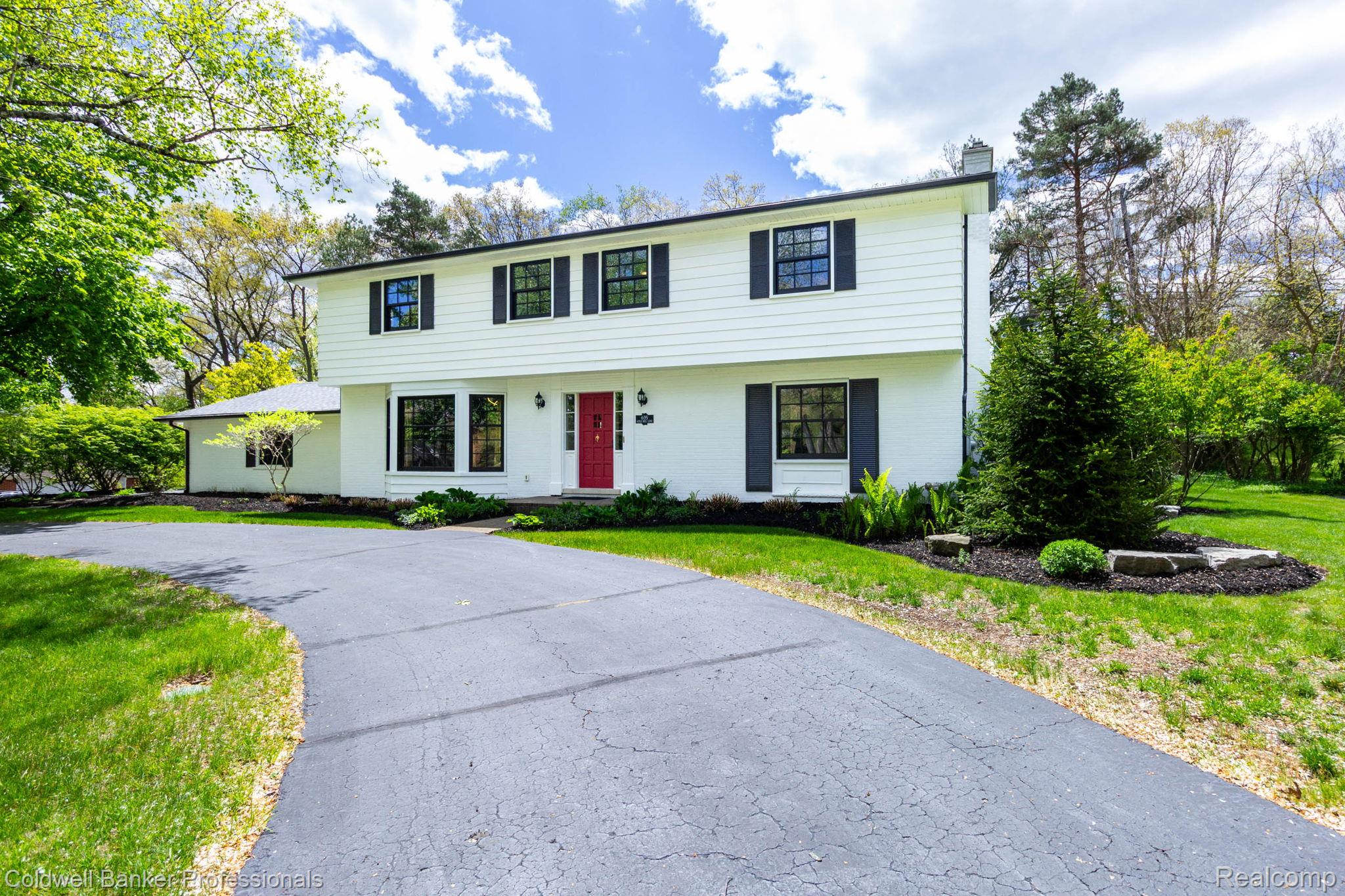 605 Apple Hill Lane