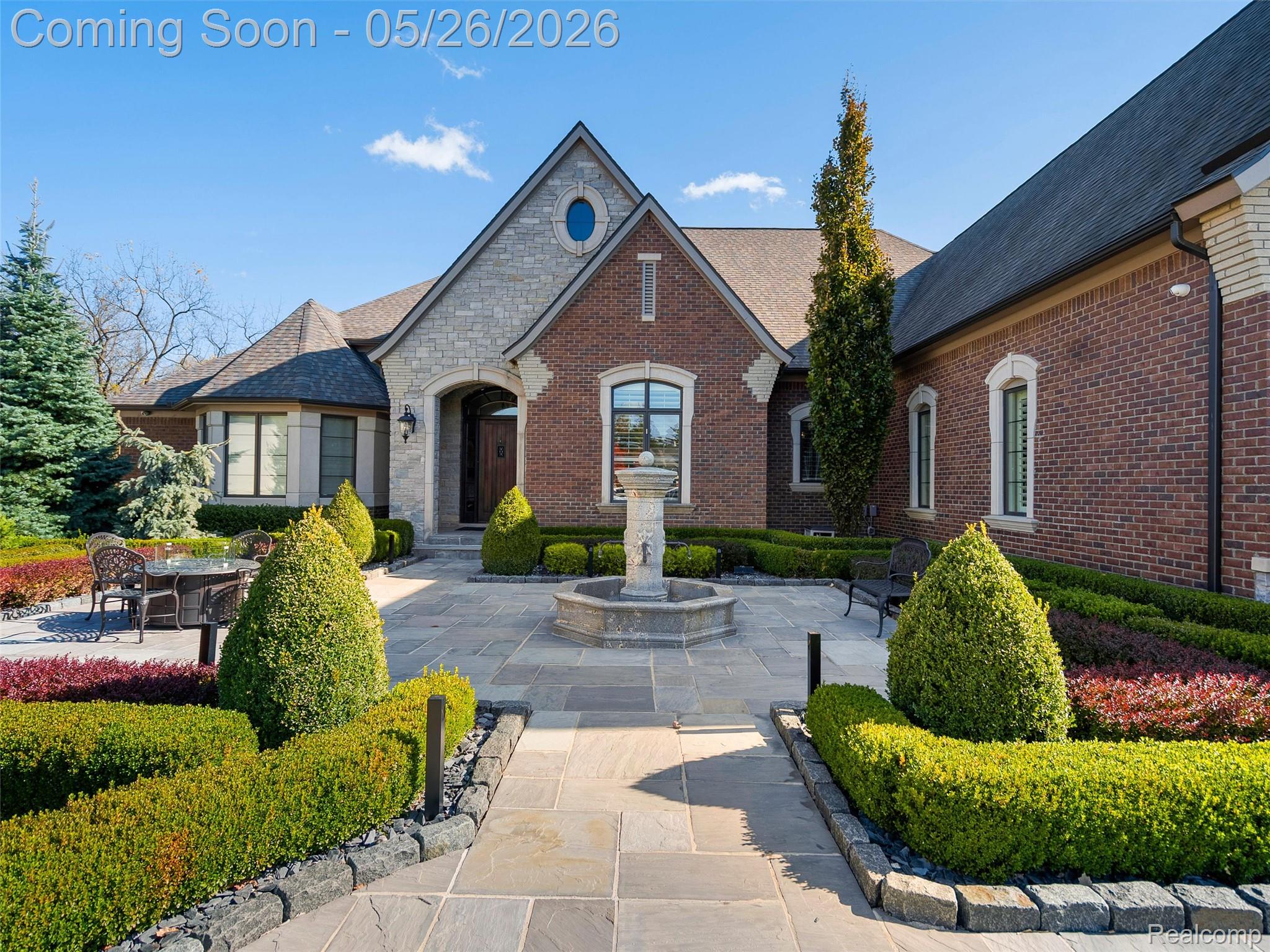 2475 Creekside Court