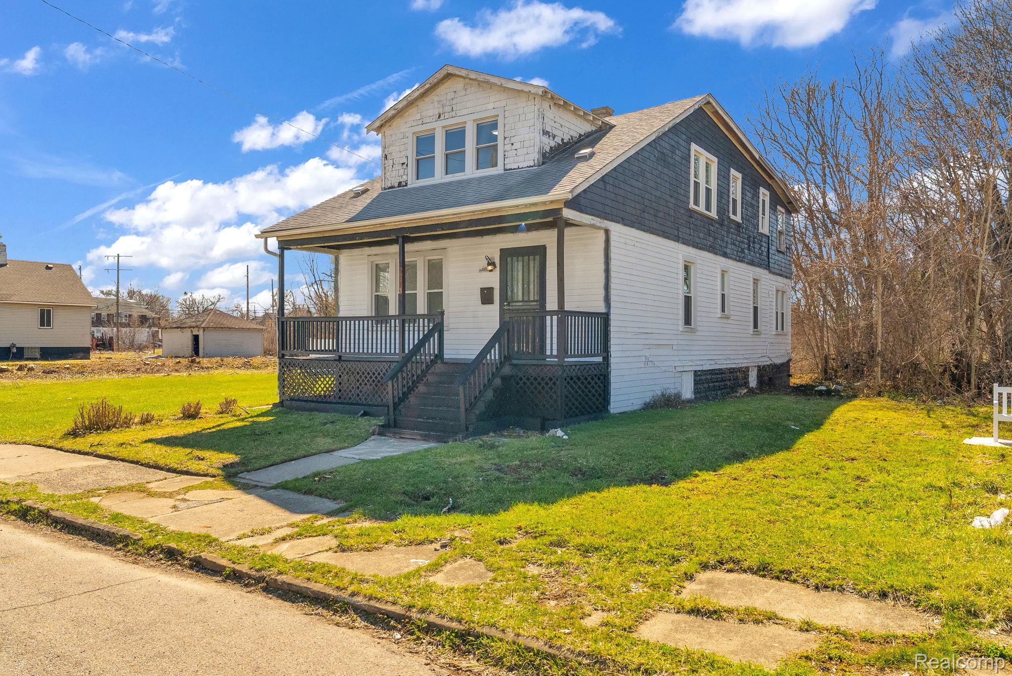 5573 Montclair Street