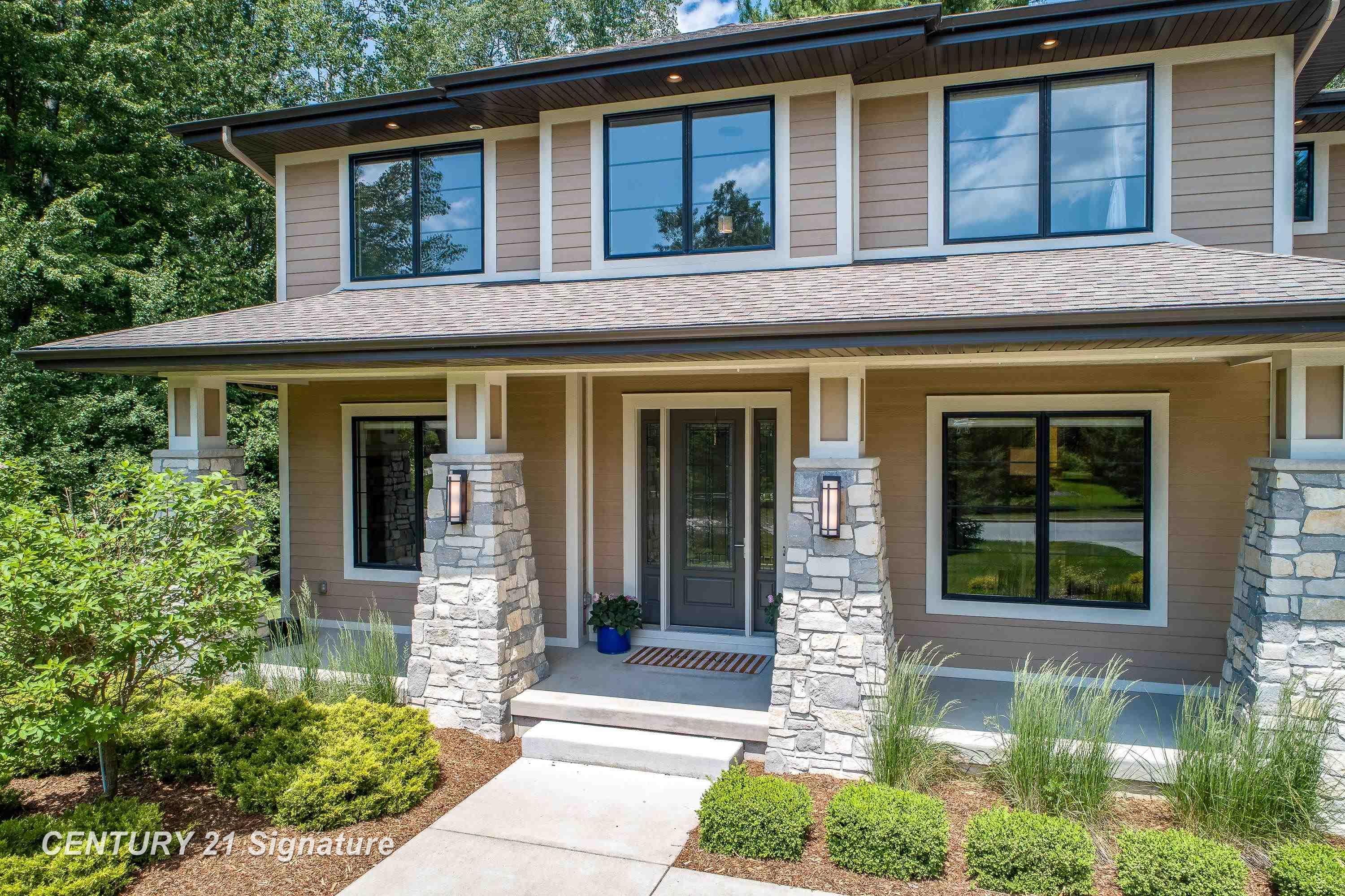 2985 E Iron Woods Pass