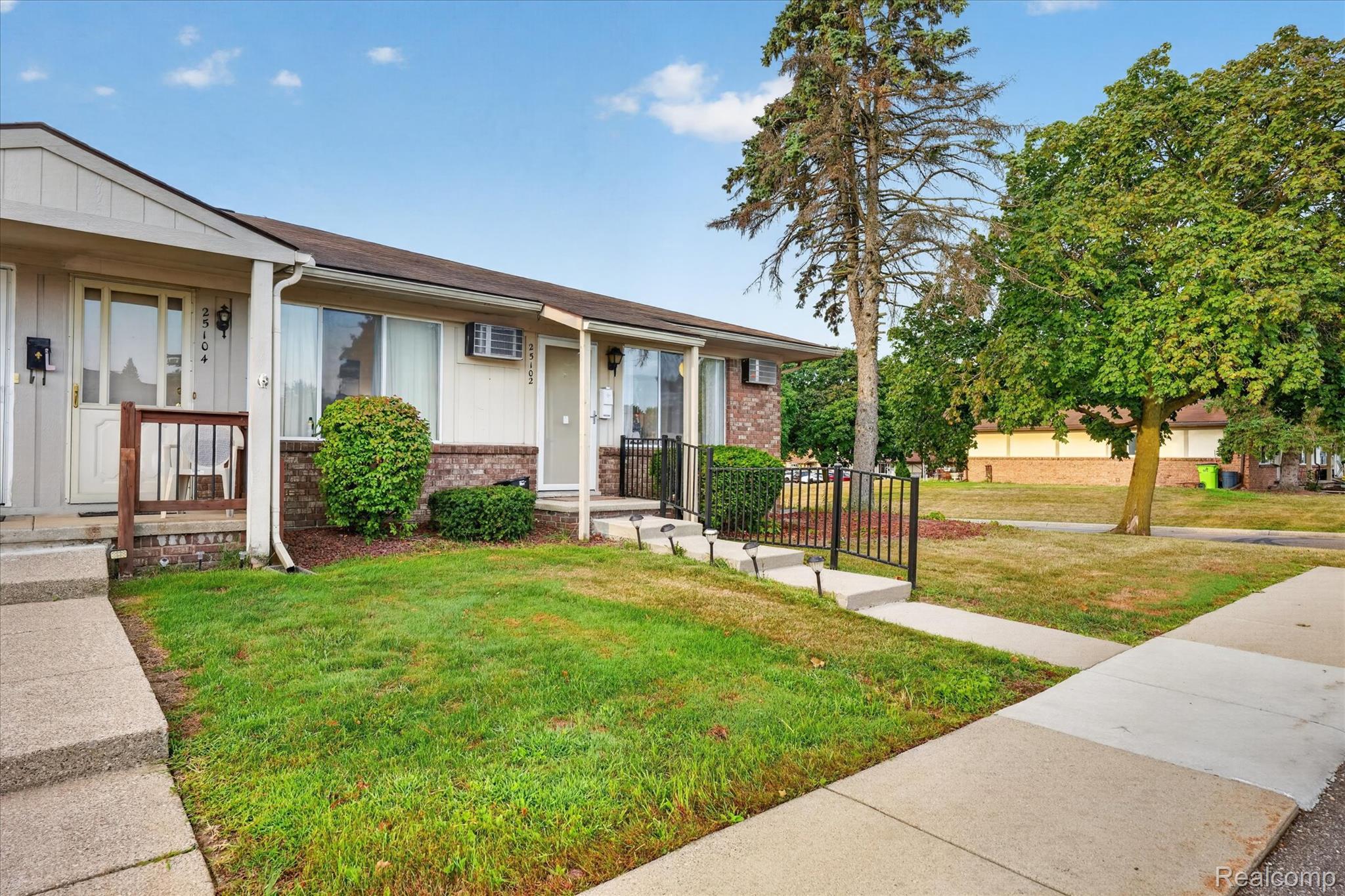 25102 Franklin Terrace 8