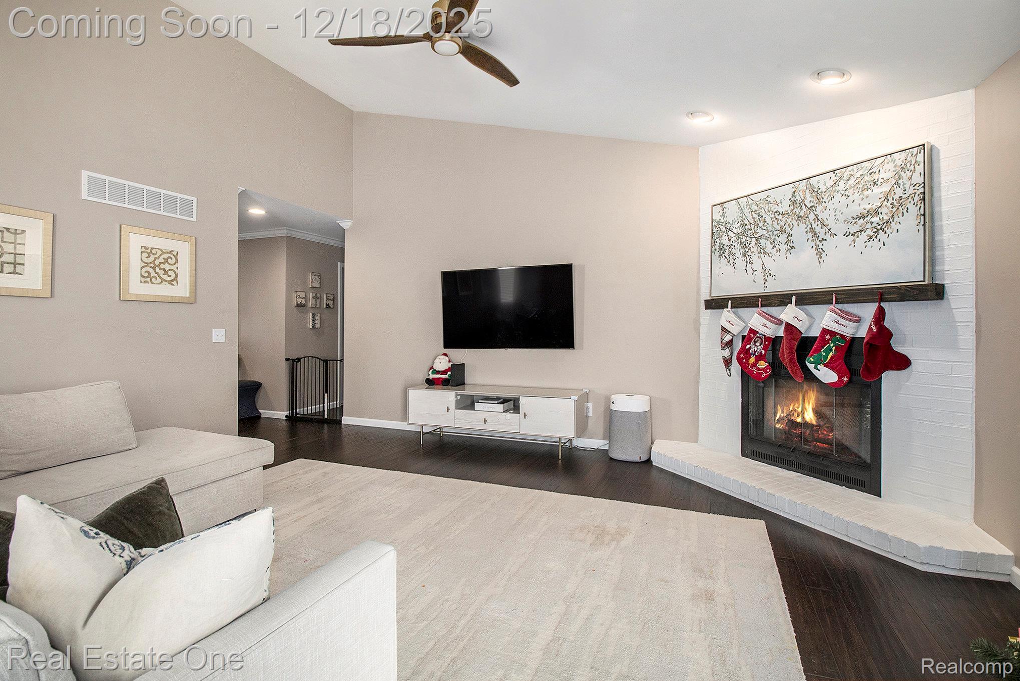 6886 High Oaks Drive