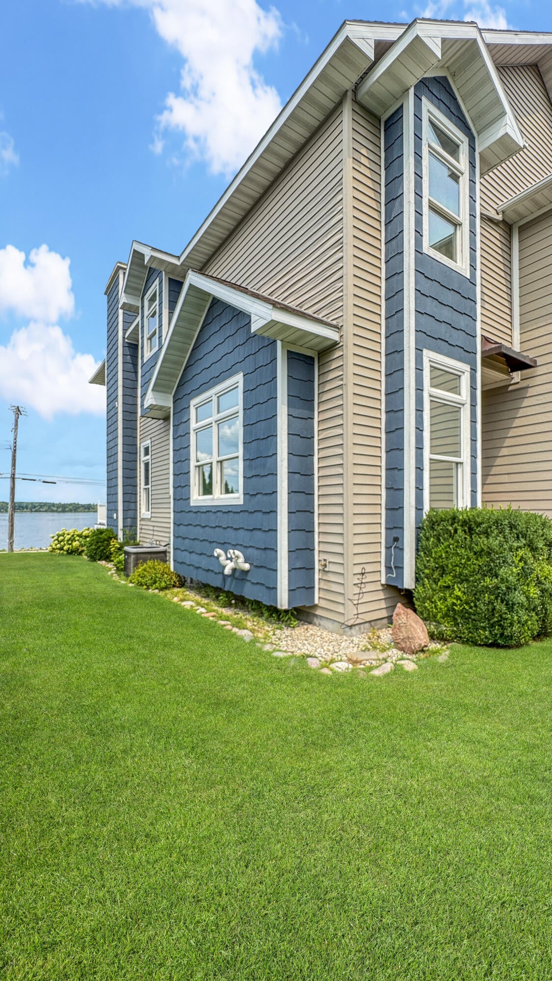 2121 Sunnyside Drive