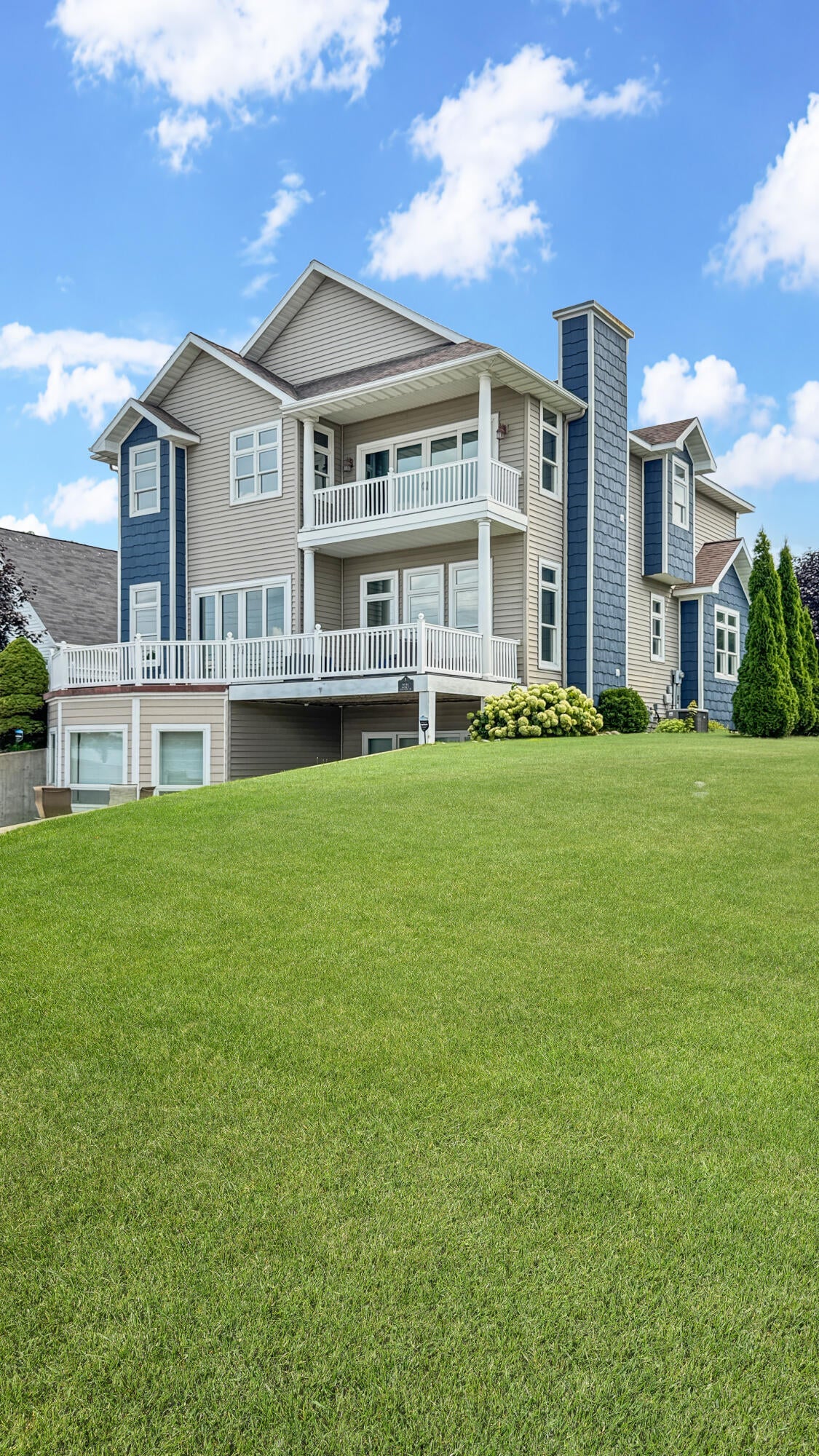 2121 Sunnyside Drive